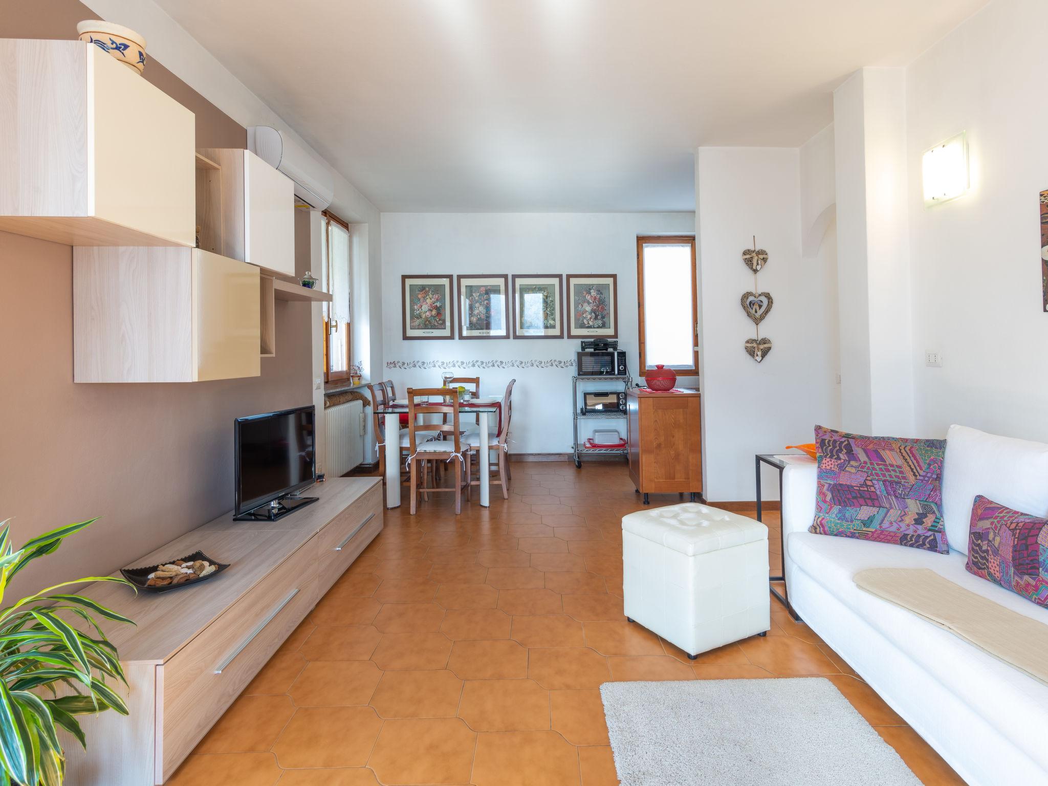 Foto 7 - Appartamento con 1 camera da letto a Varenna con terrazza e vista sulle montagne