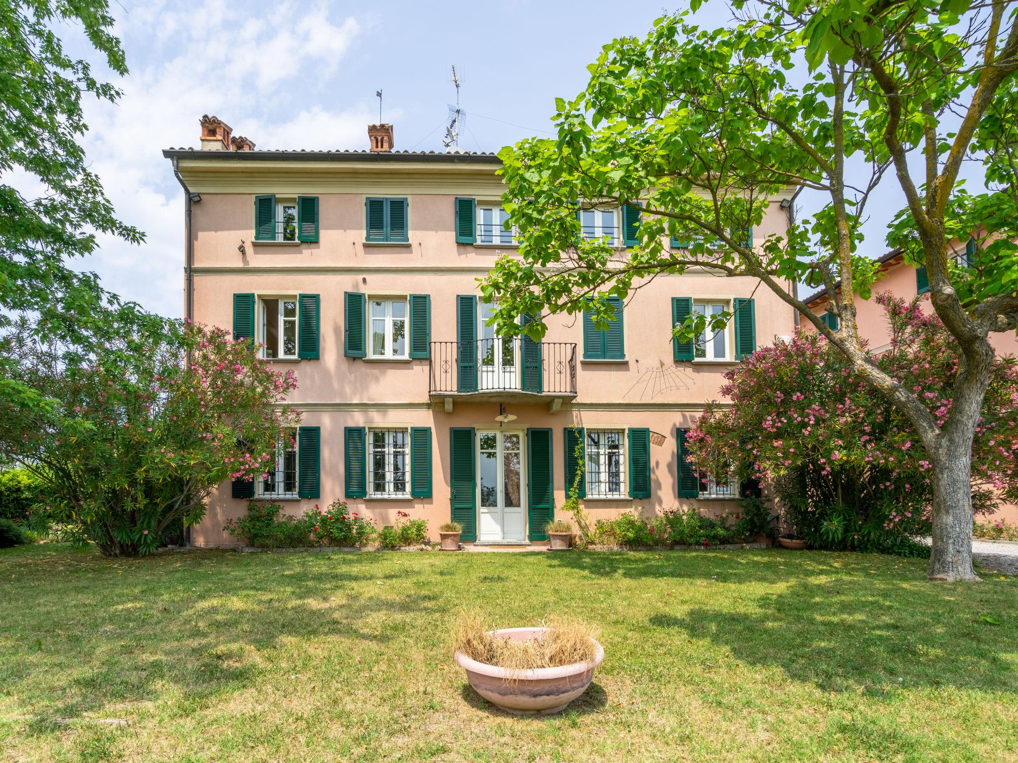 Foto 30 - Casa de 5 quartos em Zenevredo com piscina privada e jardim