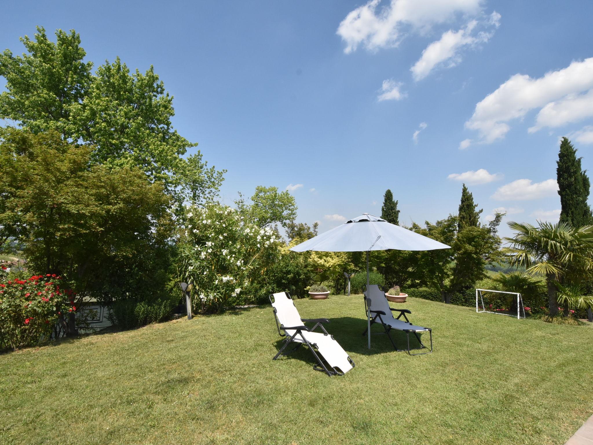 Photo 35 - Maison de 5 chambres à Zenevredo avec piscine privée et jardin