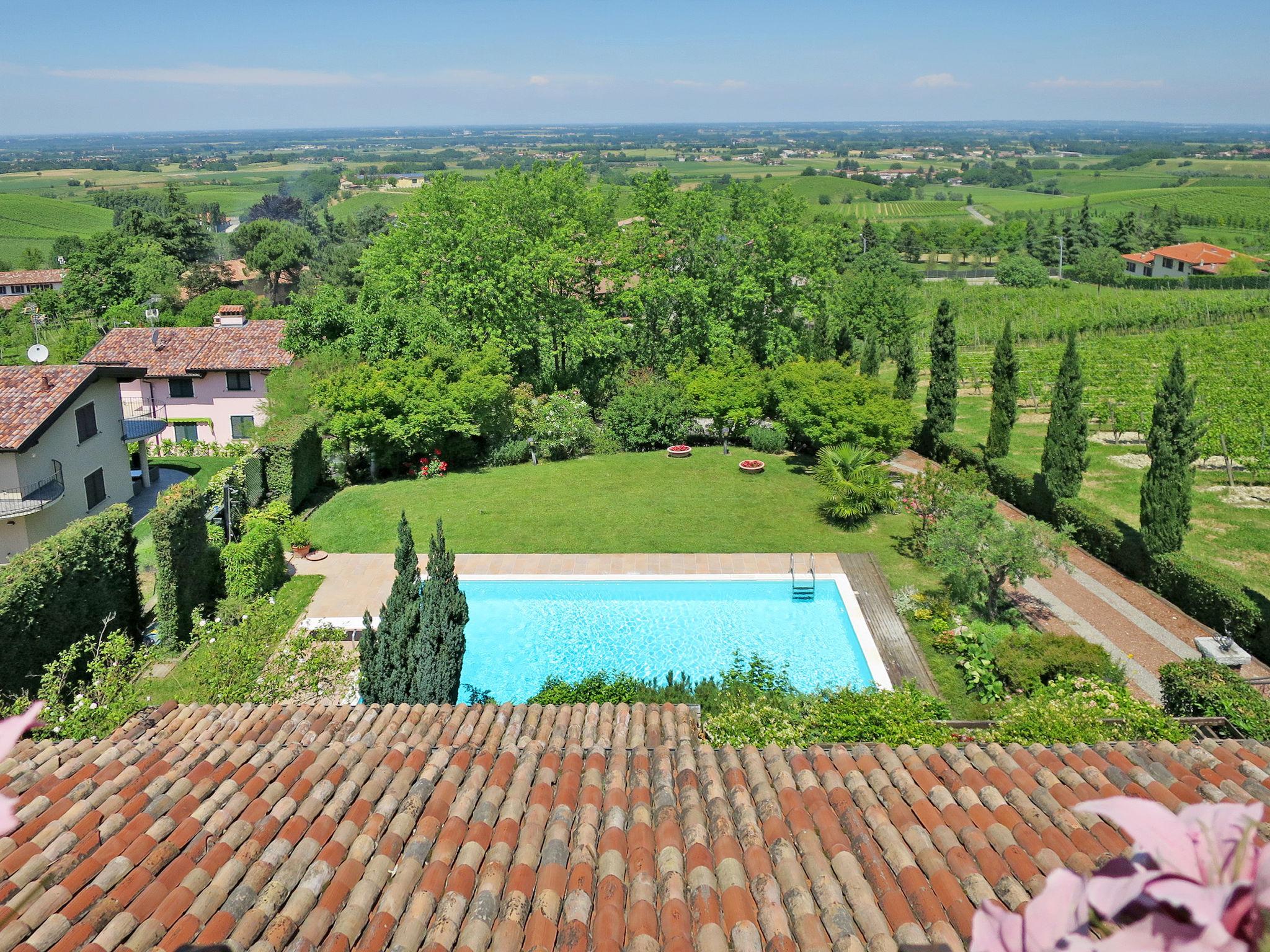 Photo 34 - Maison de 5 chambres à Zenevredo avec piscine privée et jardin