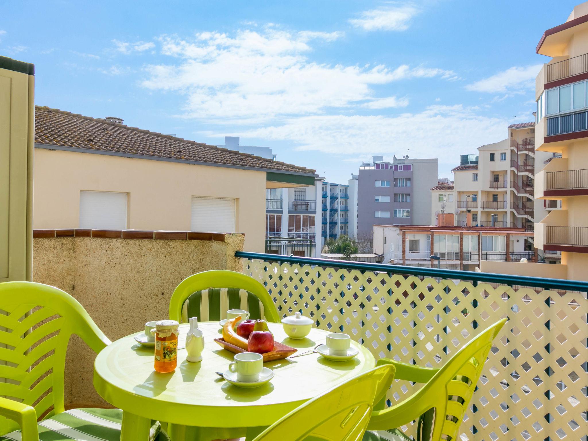 Foto 14 - Apartamento de 2 habitaciones en Roses con terraza y vistas al mar