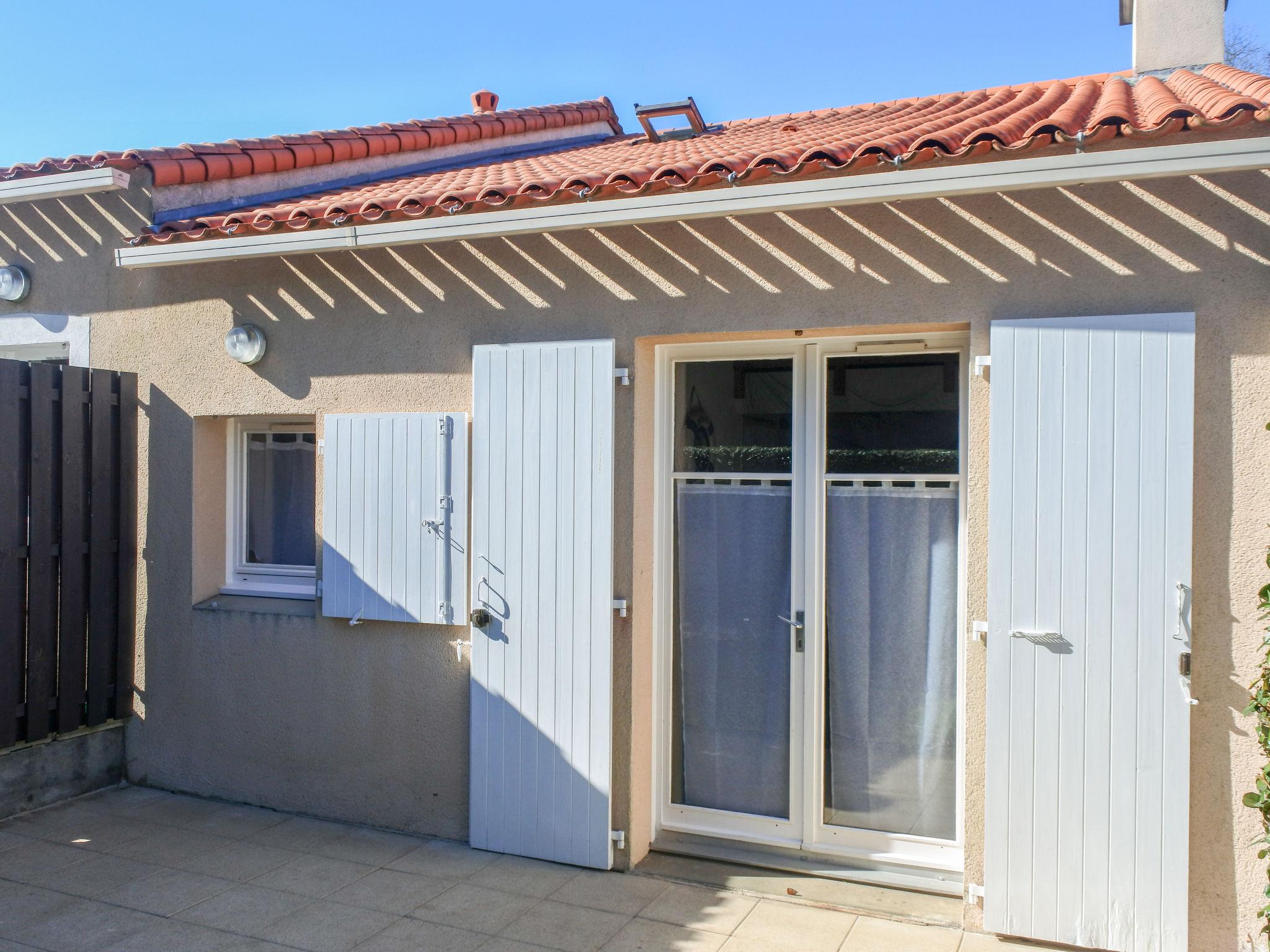 Foto 5 - Haus mit 1 Schlafzimmer in Les Sables-d'Olonne mit garten und blick aufs meer