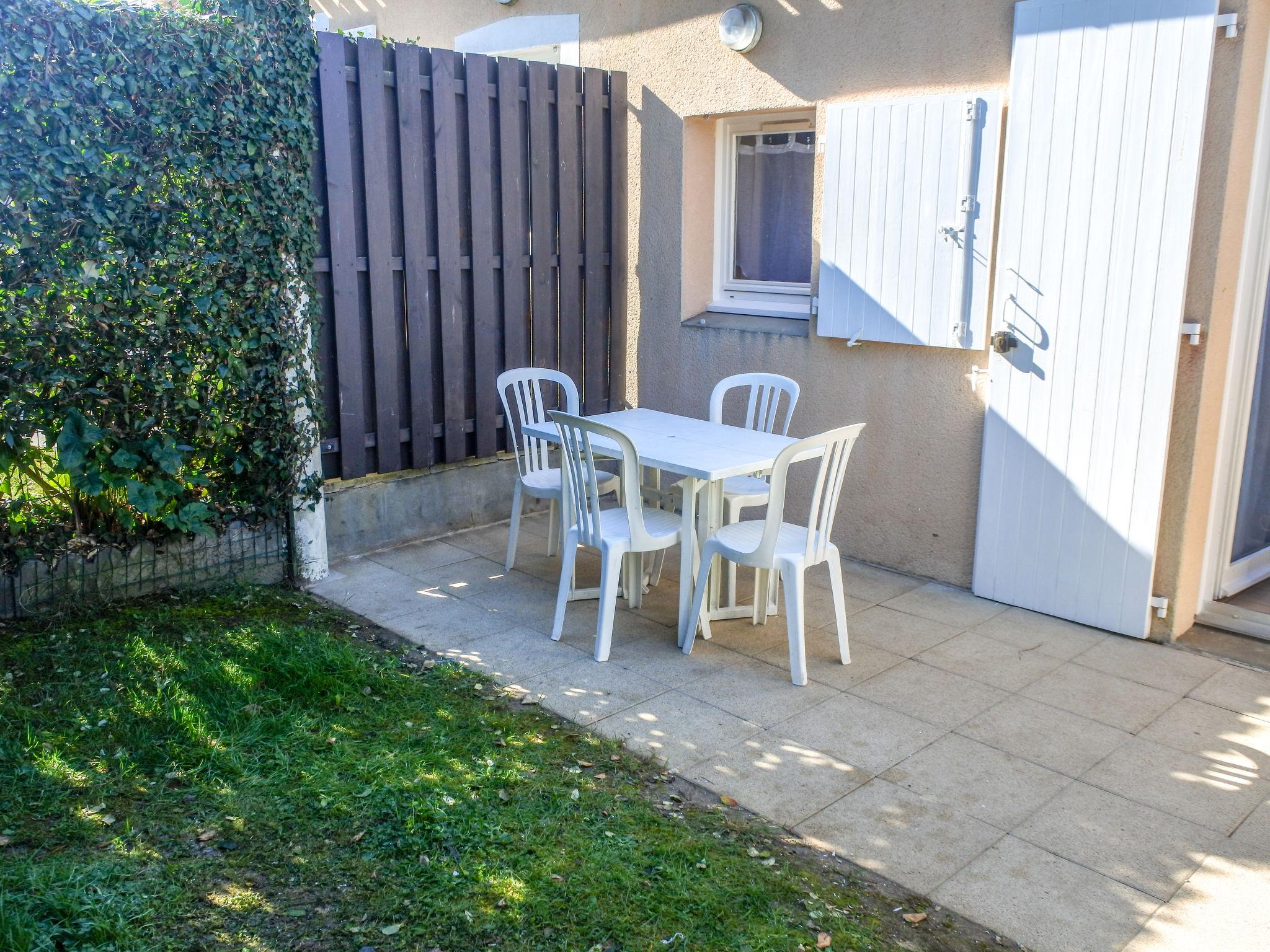 Photo 4 - 1 bedroom House in Les Sables-d'Olonne with garden and sea view