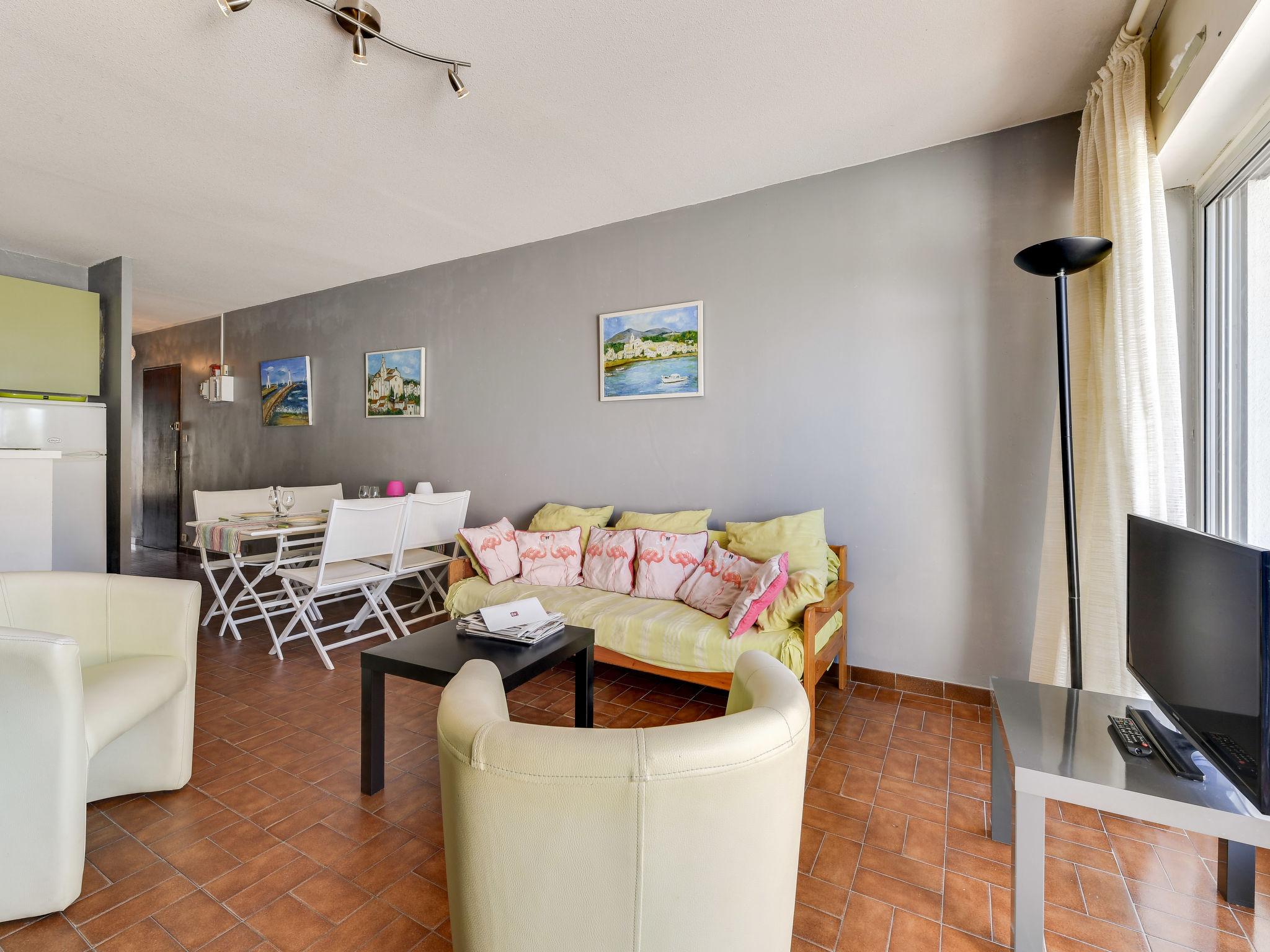 Photo 2 - 2 bedroom Apartment in Le Grau-du-Roi with garden and terrace