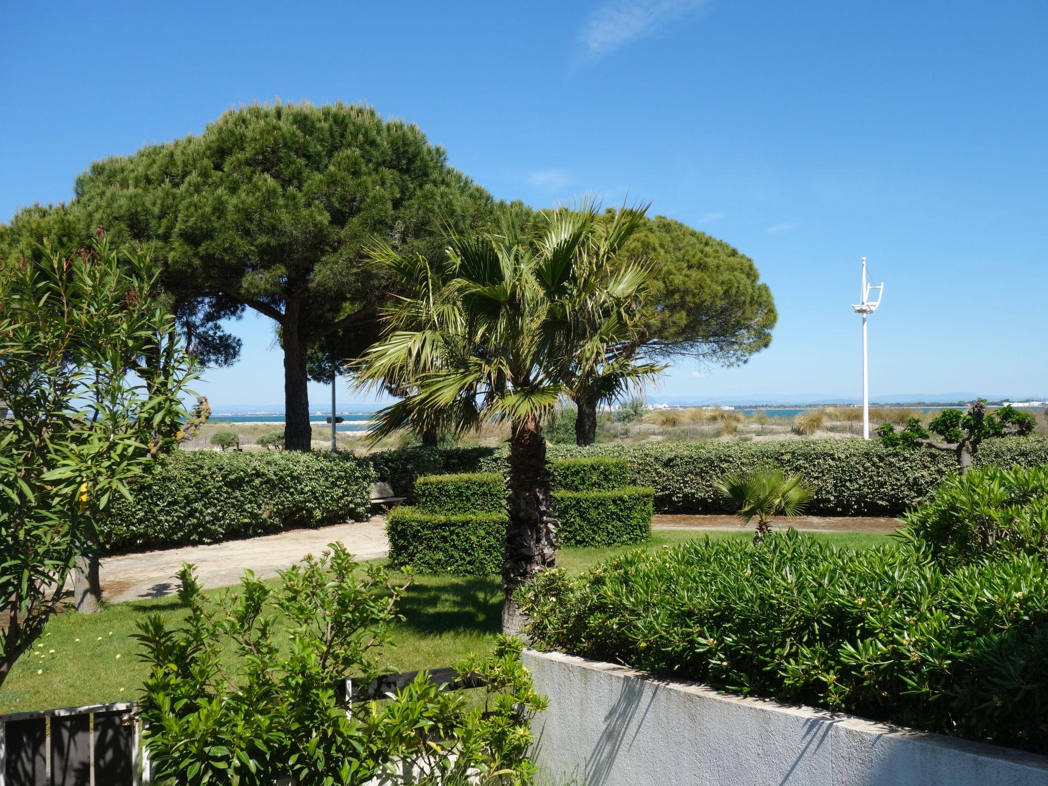 Foto 6 - Appartamento con 2 camere da letto a Le Grau-du-Roi con giardino e terrazza