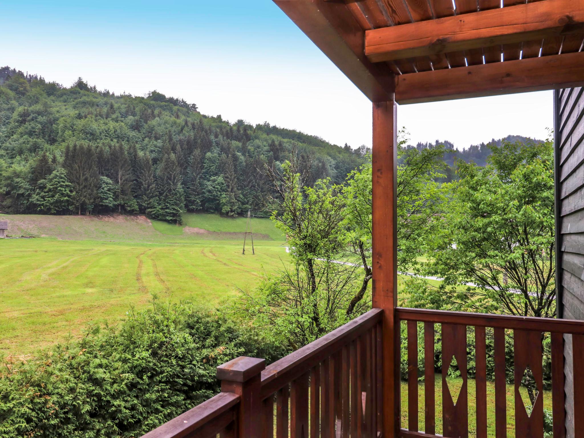 Photo 2 - 4 bedroom Apartment in Grünau im Almtal with mountain view