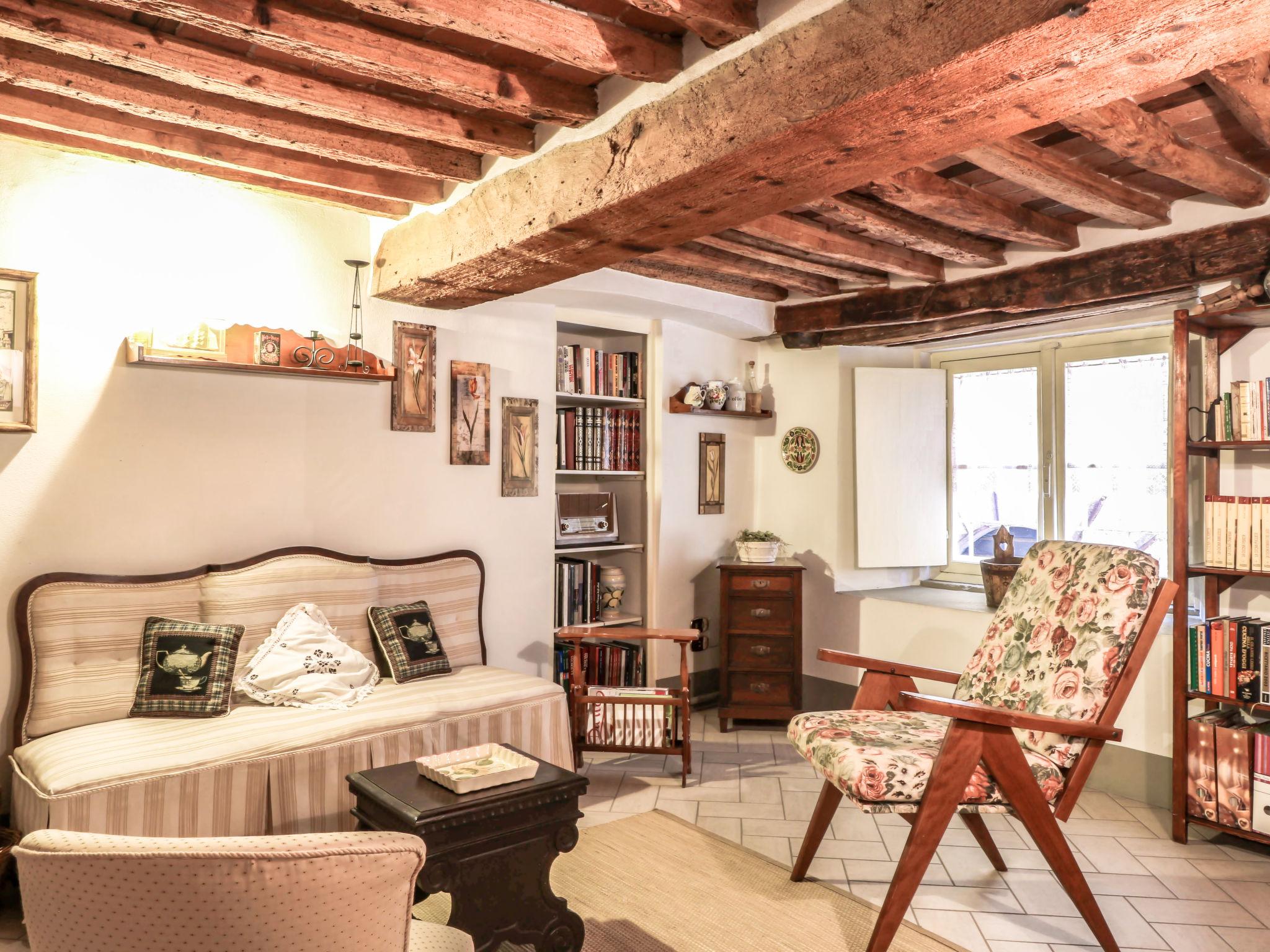 Foto 11 - Apartment mit 2 Schlafzimmern in Lucca