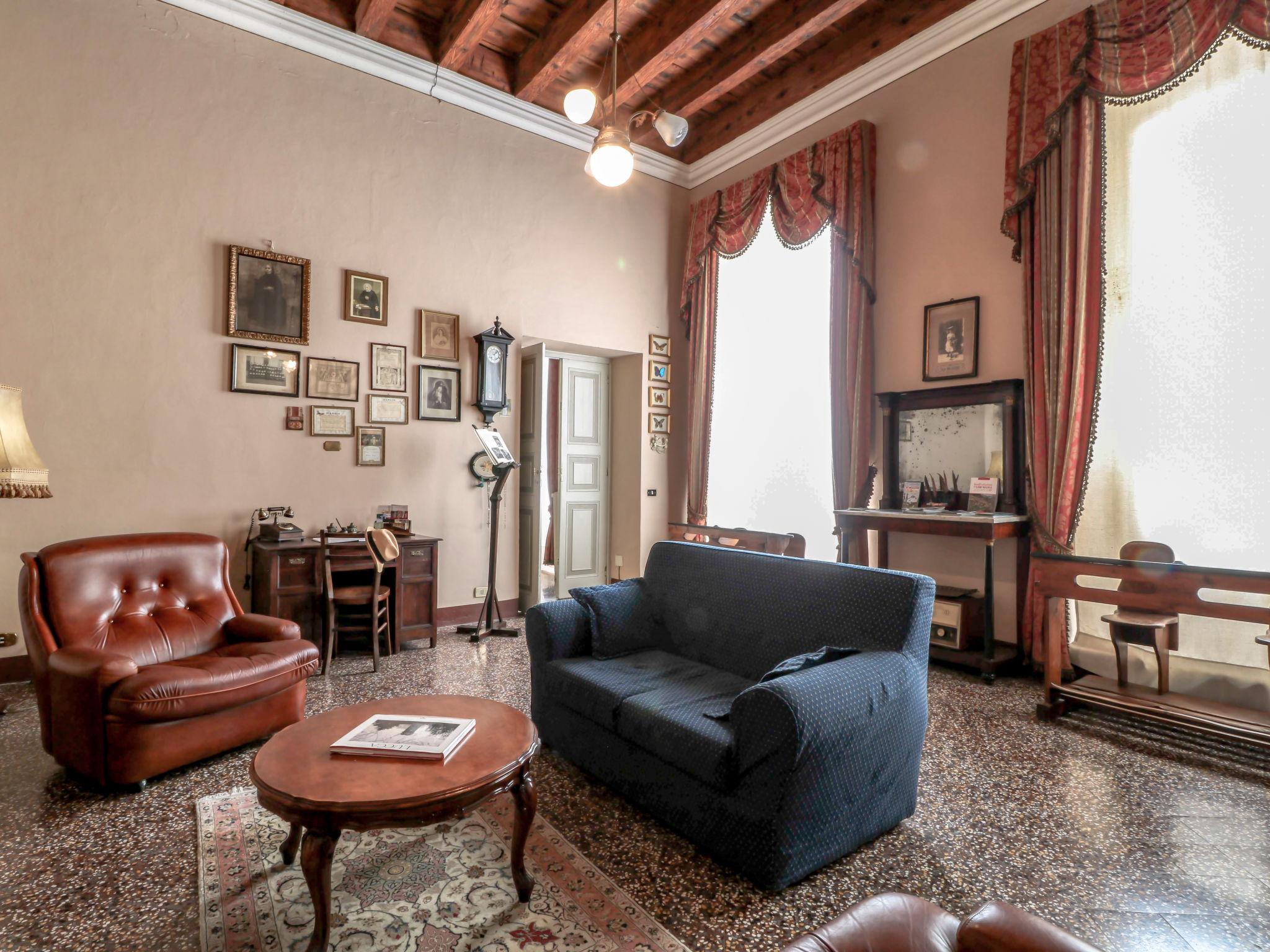 Foto 4 - Apartment mit 2 Schlafzimmern in Lucca