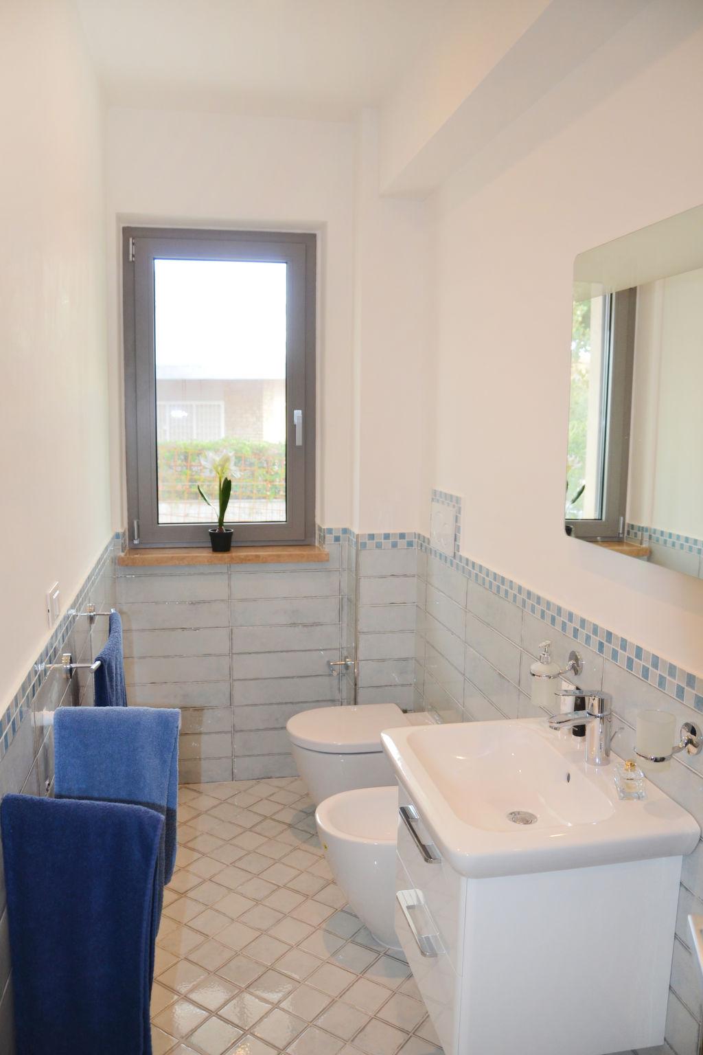 Foto 12 - Appartamento con 4 camere da letto a Terracina con piscina e vista mare