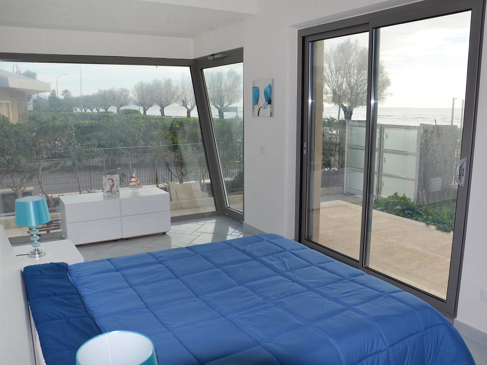Foto 8 - Apartamento de 4 quartos em Terracina com piscina e vistas do mar