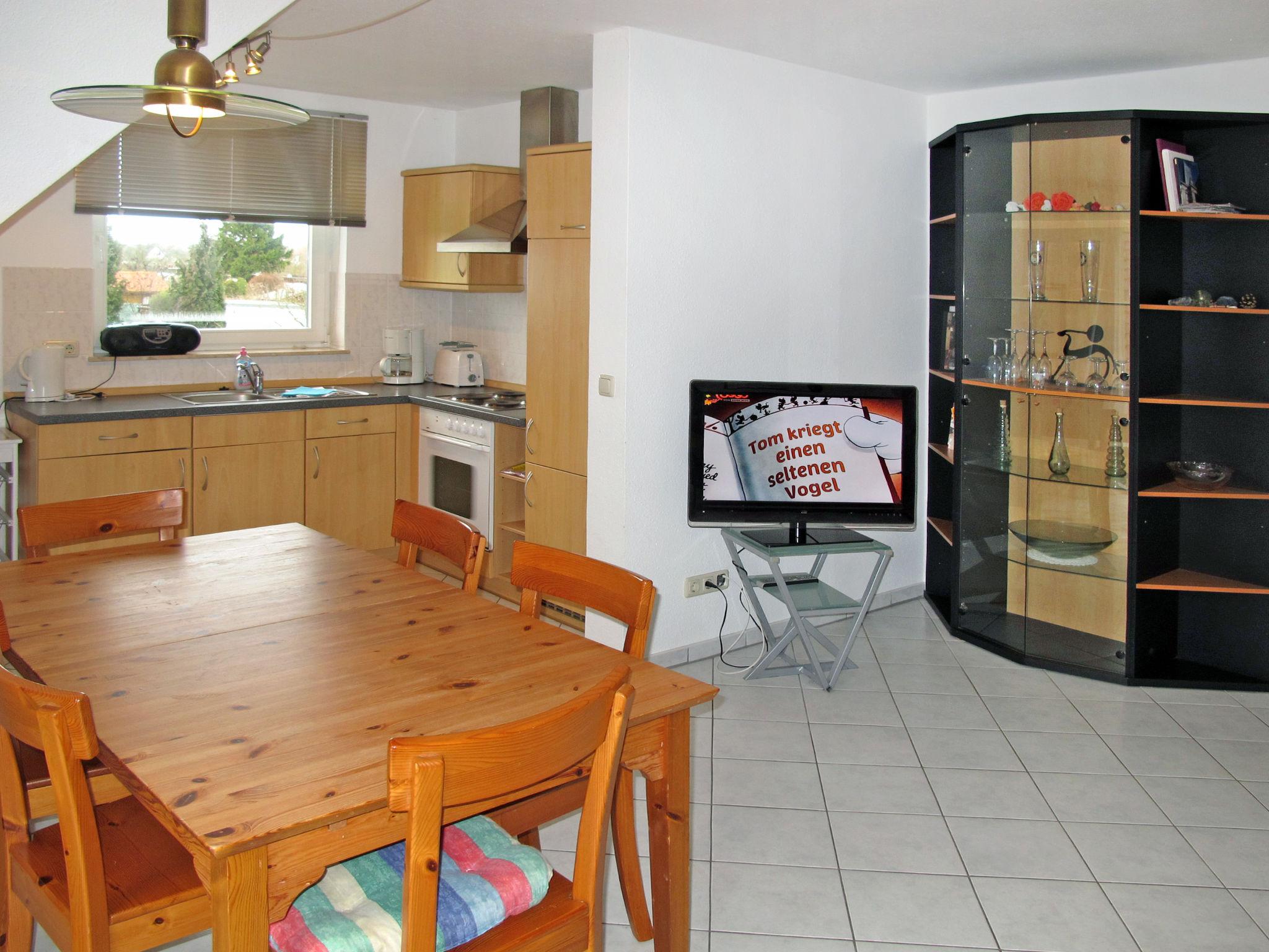 Photo 3 - 2 bedroom Apartment in Karlshagen with garden and sea view