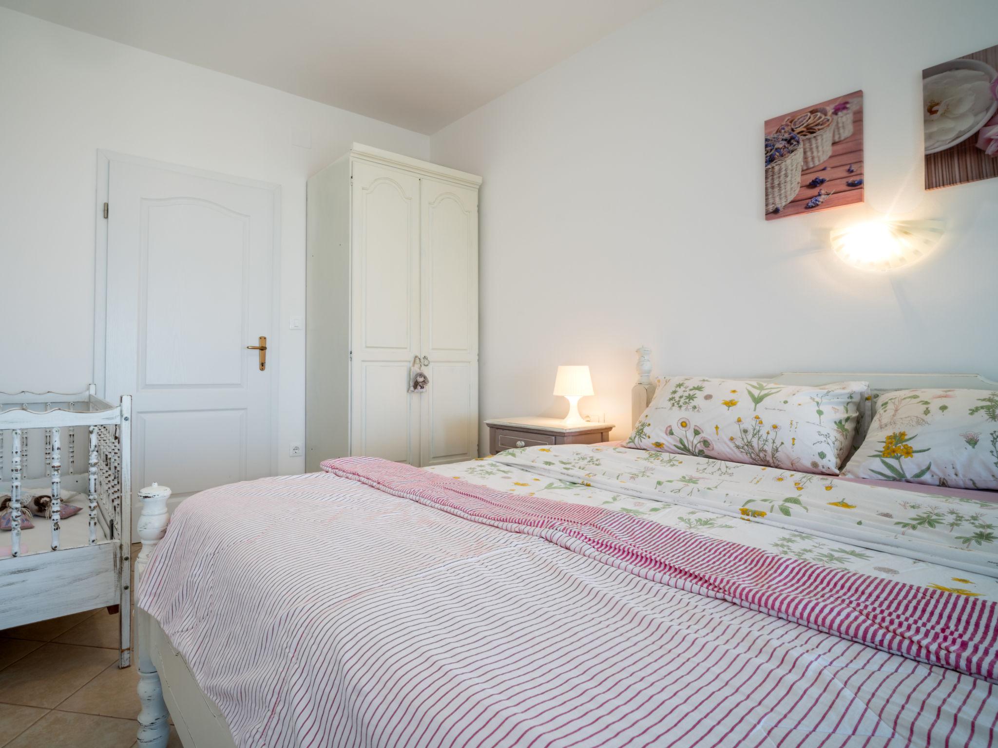 Foto 14 - Apartment mit 1 Schlafzimmer in Opatija