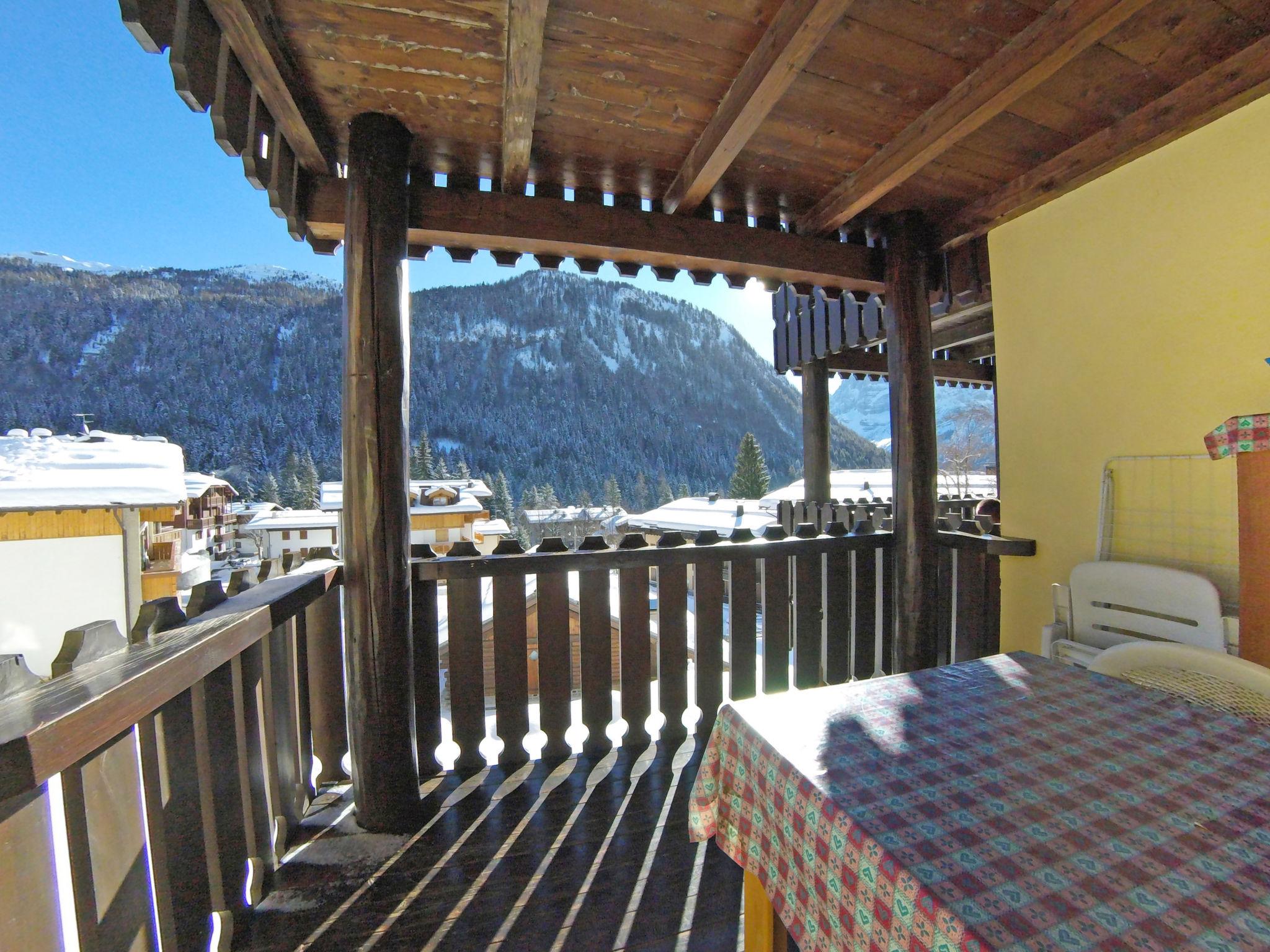 Photo 16 - Appartement de 1 chambre à Pinzolo avec jardin et vues sur la montagne