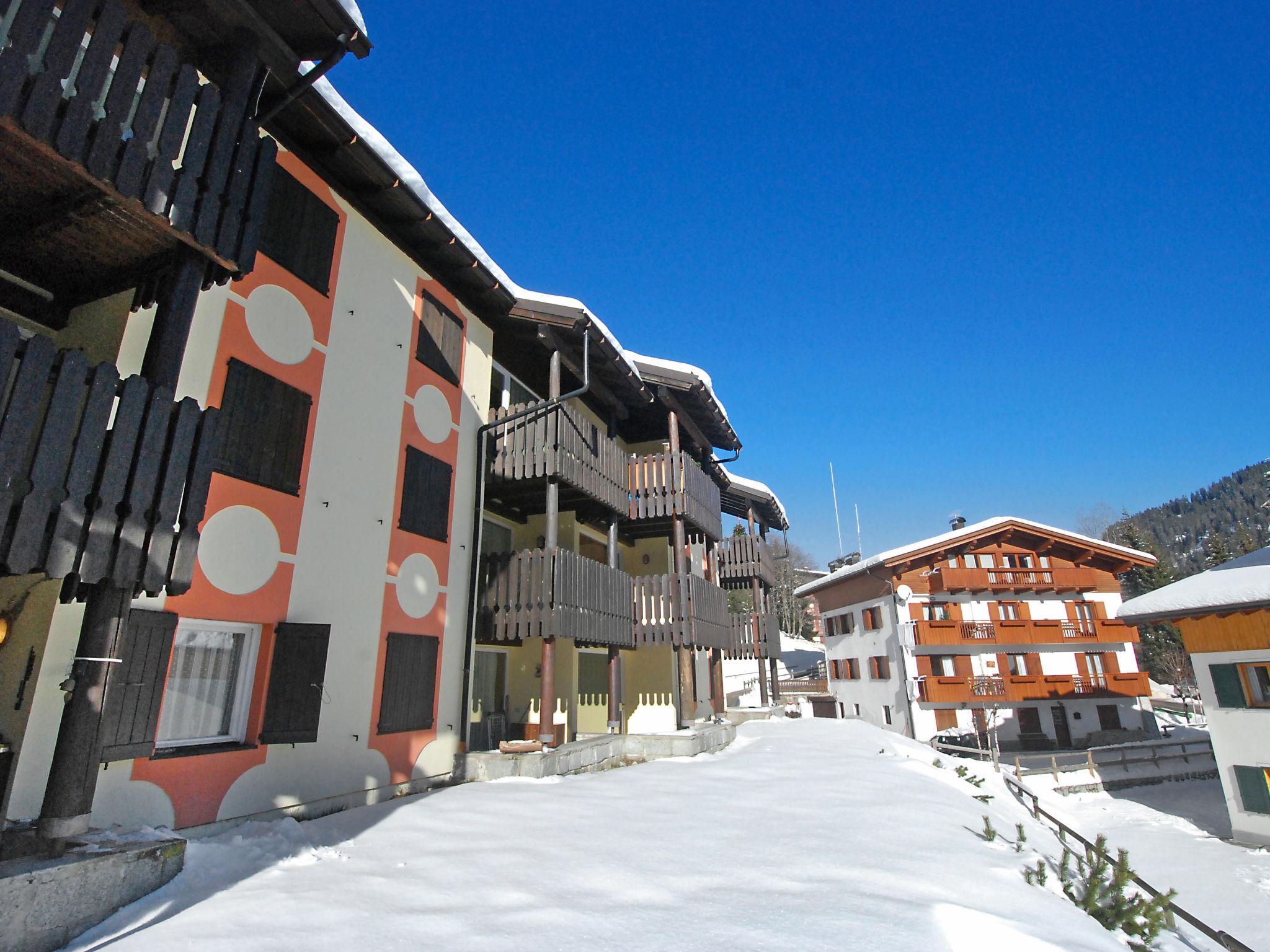 Photo 15 - 1 bedroom Apartment in Pinzolo with garden and mountain view
