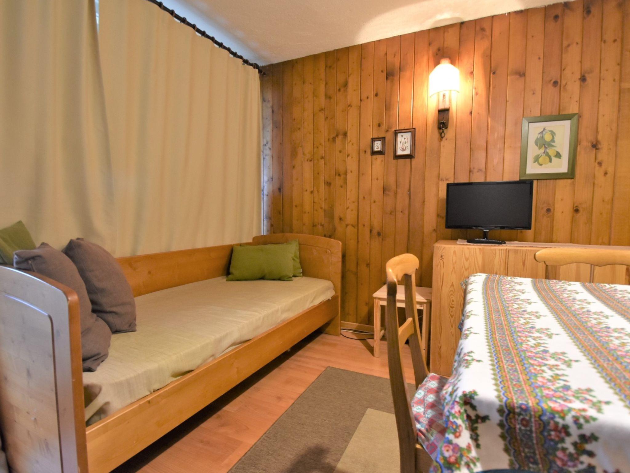 Foto 6 - Appartamento con 1 camera da letto a Pinzolo con giardino e vista sulle montagne