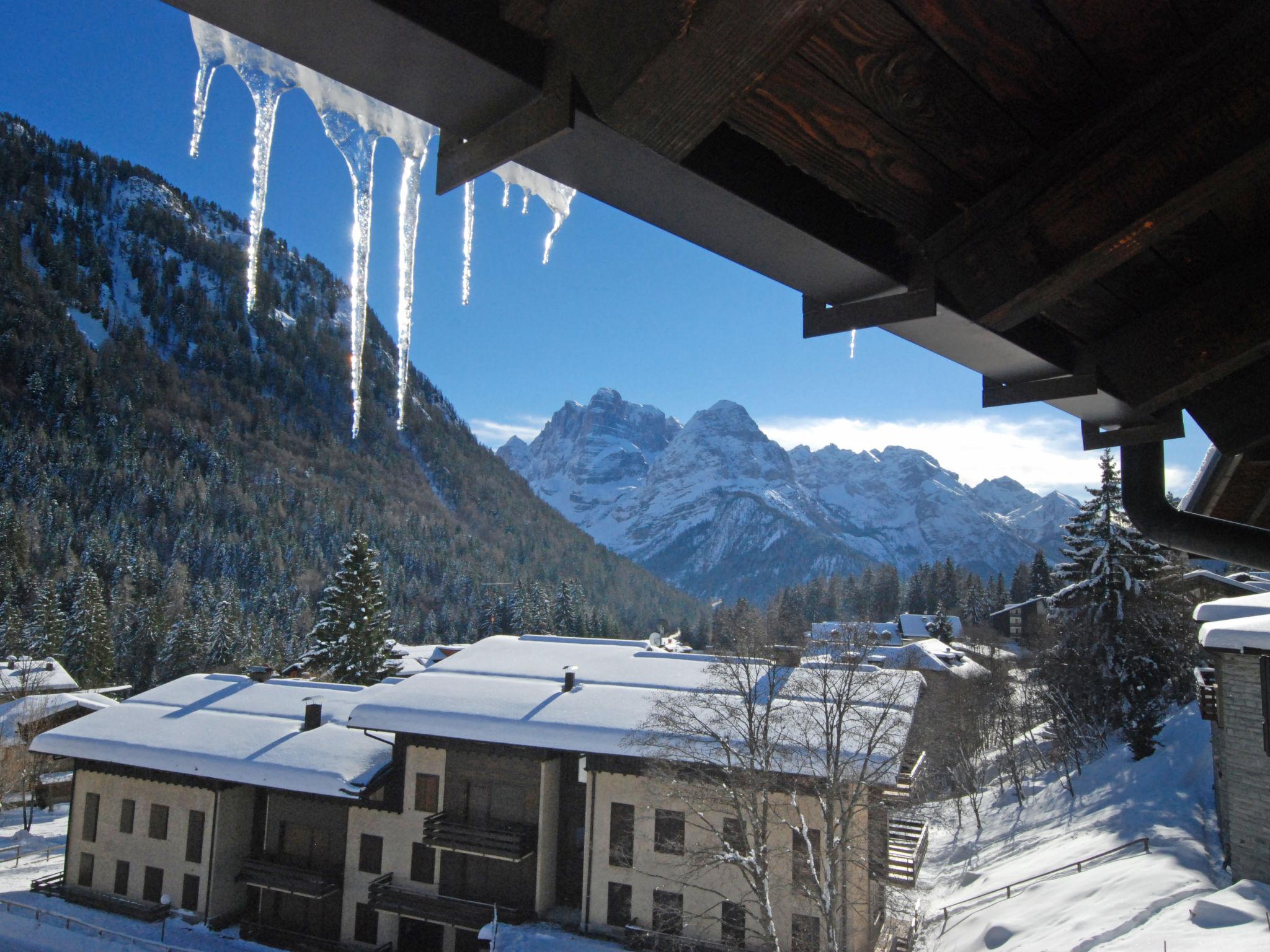 Photo 18 - Appartement de 1 chambre à Pinzolo avec jardin et vues sur la montagne