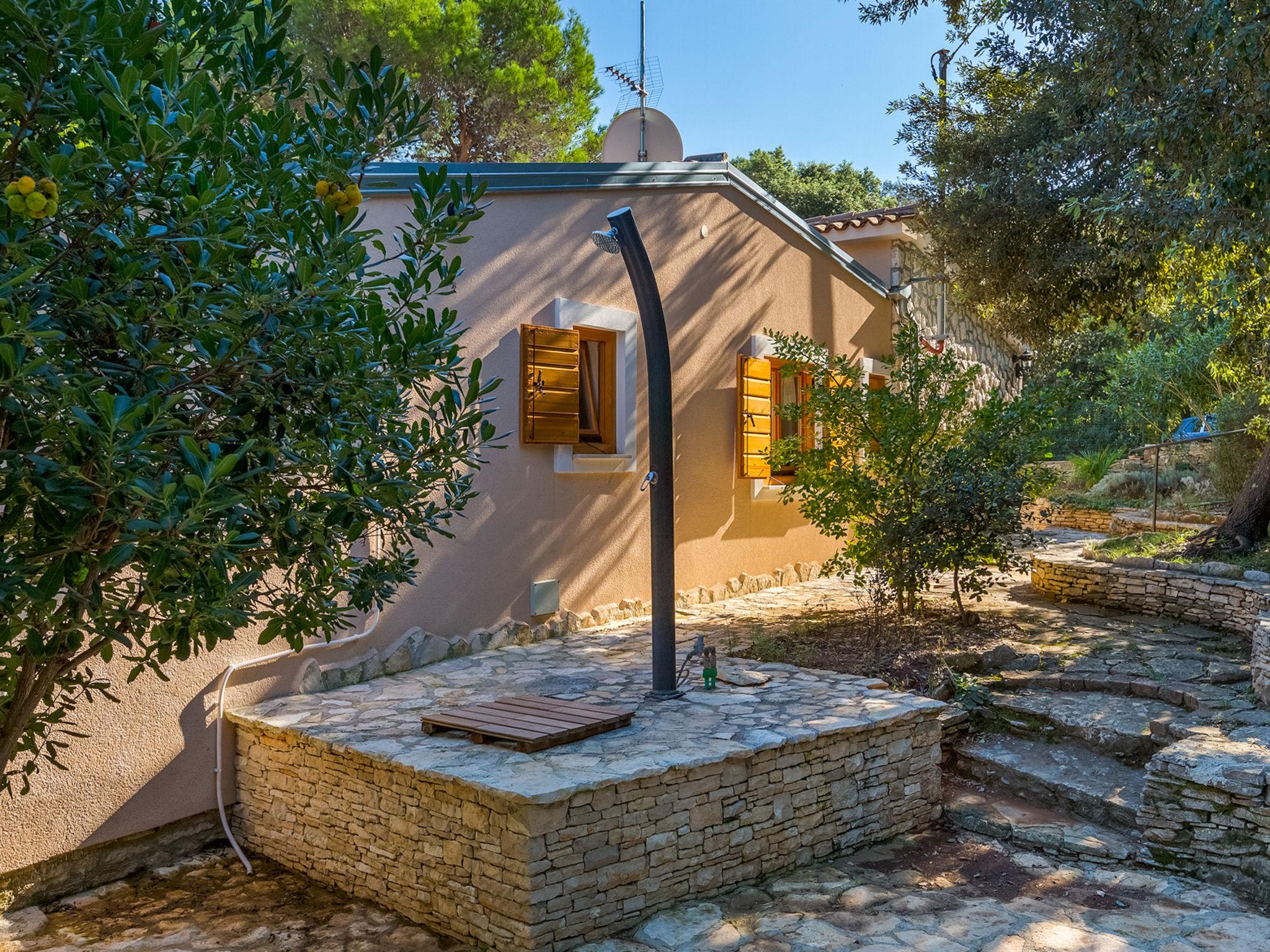 Photo 15 - Maison de 6 chambres à Pula avec piscine privée et vues à la mer