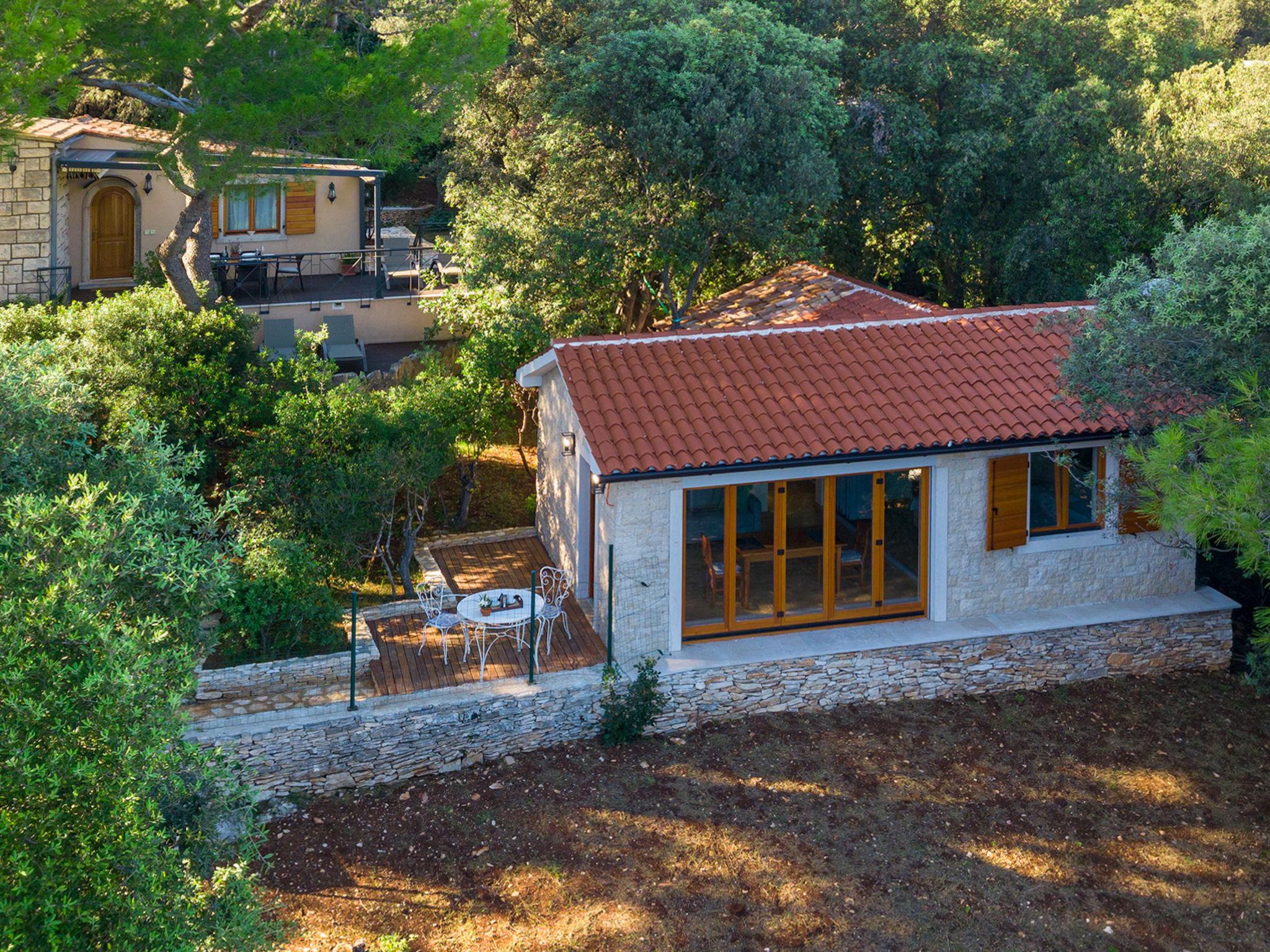 Foto 13 - Casa con 6 camere da letto a Pola con piscina privata e vista mare