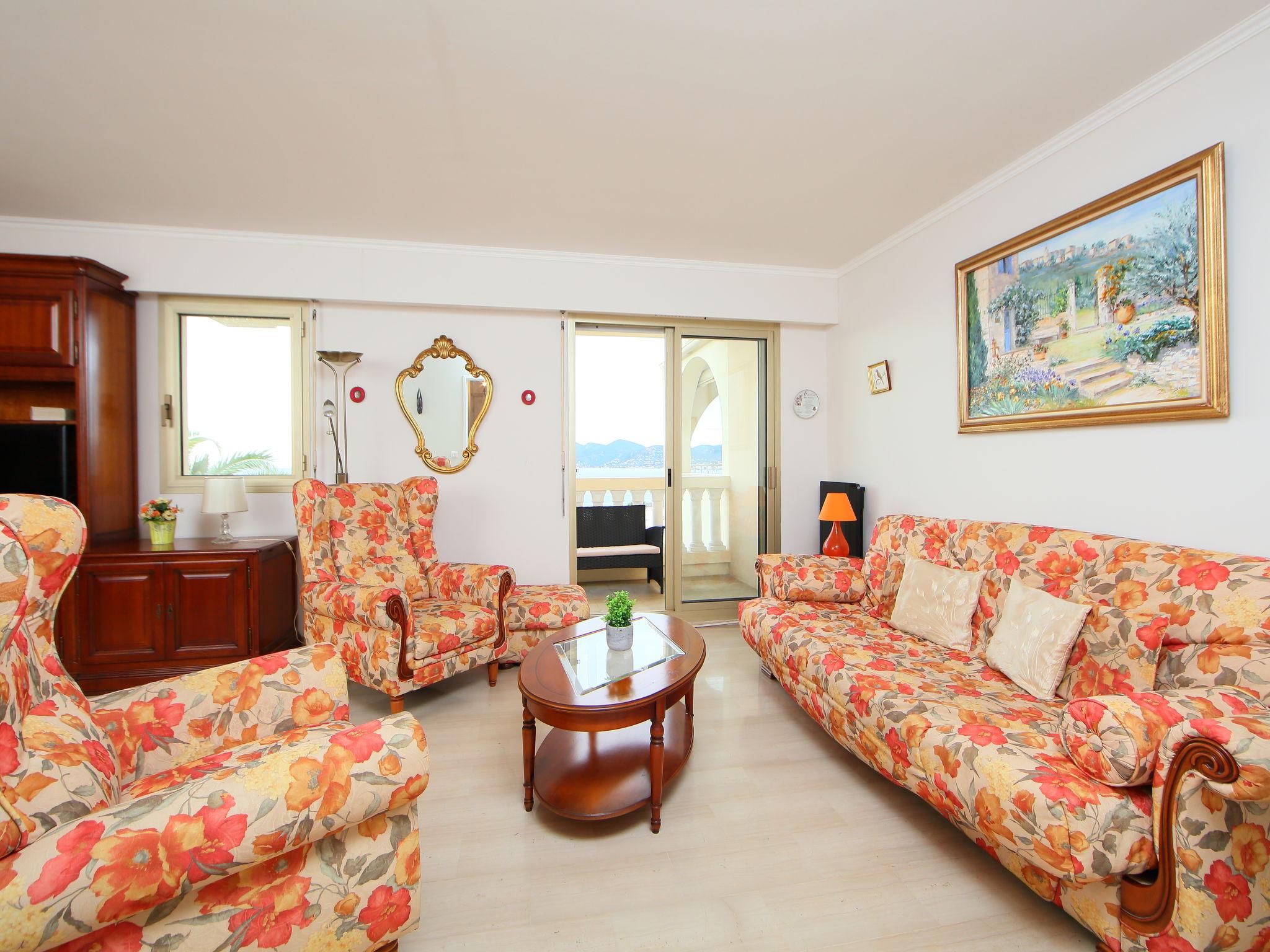 Photo 11 - 1 bedroom Apartment in Cannes with garden and sea view