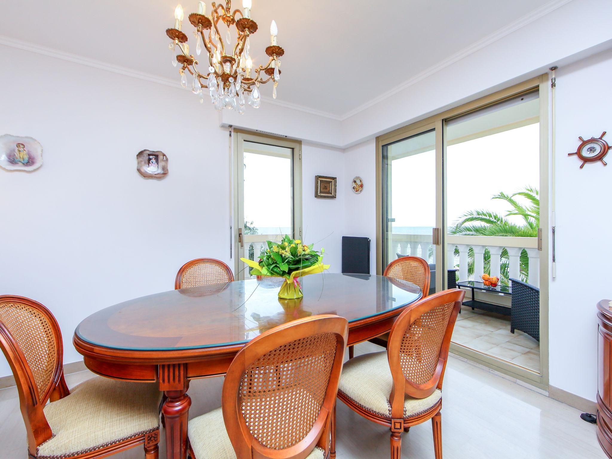 Photo 12 - 1 bedroom Apartment in Cannes with garden and sea view