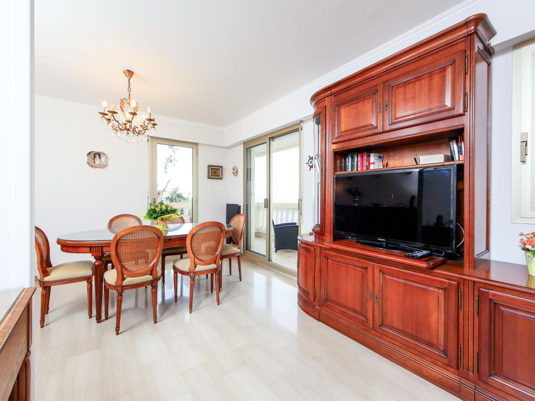 Foto 10 - Appartamento con 1 camera da letto a Cannes con giardino e vista mare