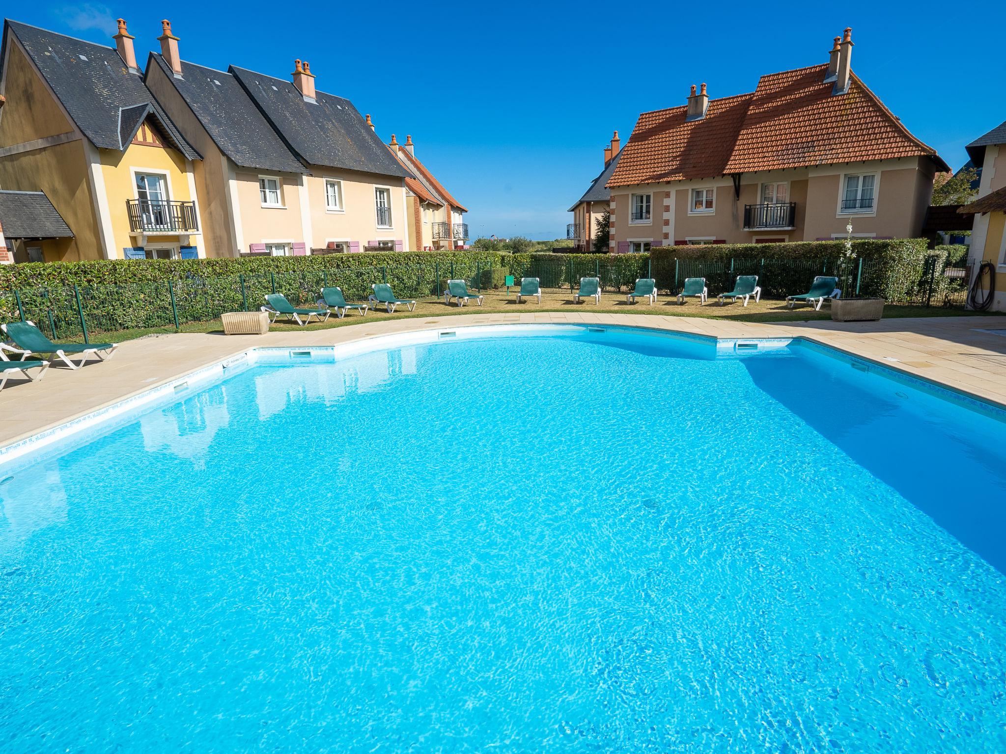 Photo 2 - Appartement de 2 chambres à Dives-sur-Mer avec piscine et jardin