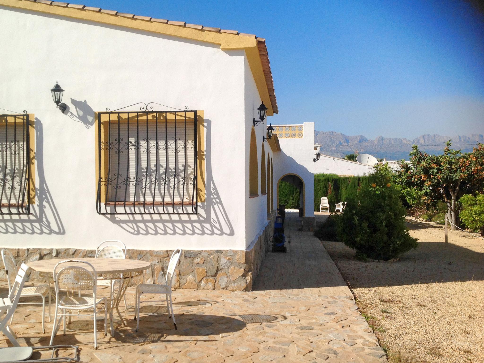 Photo 18 - 4 bedroom House in l'Alfàs del Pi with private pool and garden