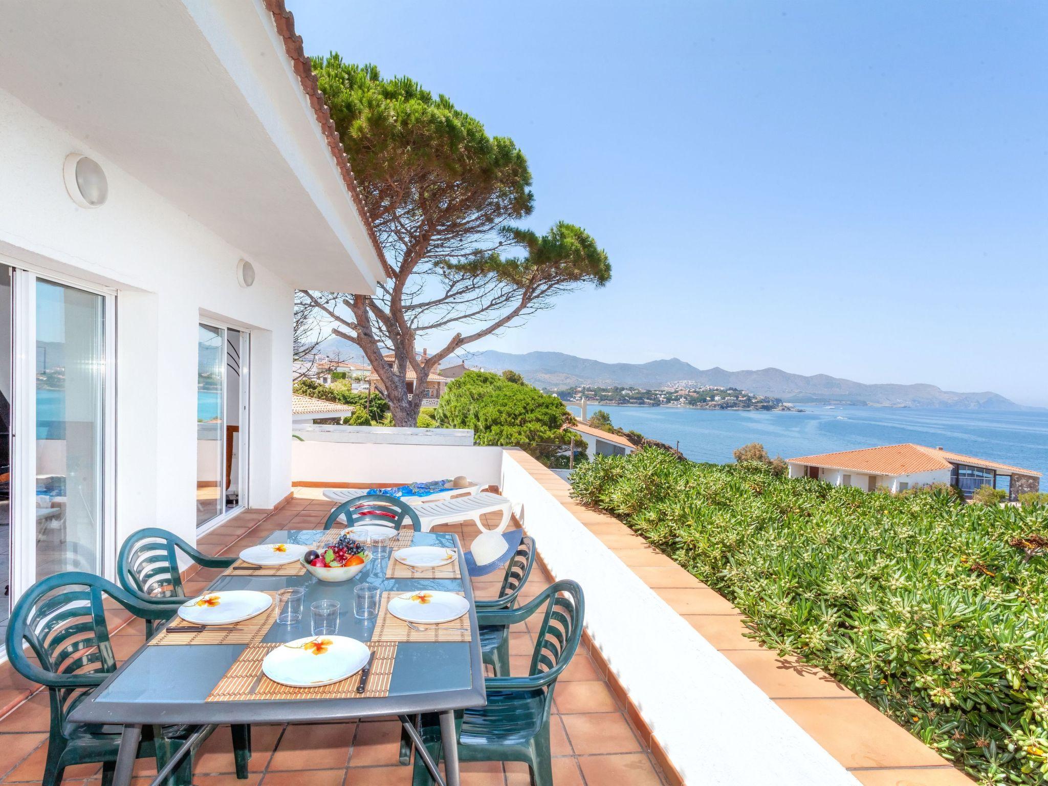 Photo 1 - Maison de 5 chambres à Llançà avec piscine et vues à la mer