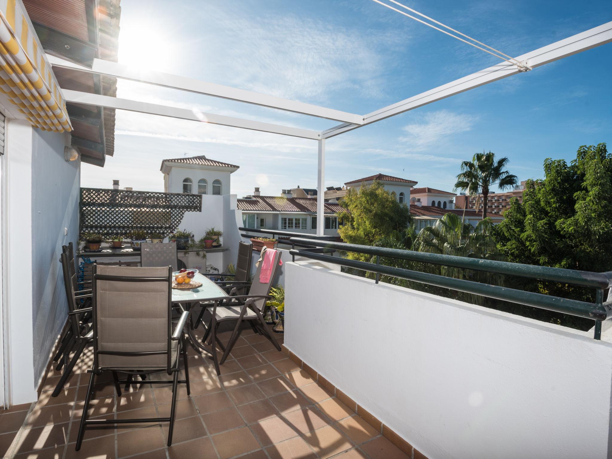 Foto 14 - Apartamento de 3 habitaciones en Torremolinos con piscina y vistas al mar