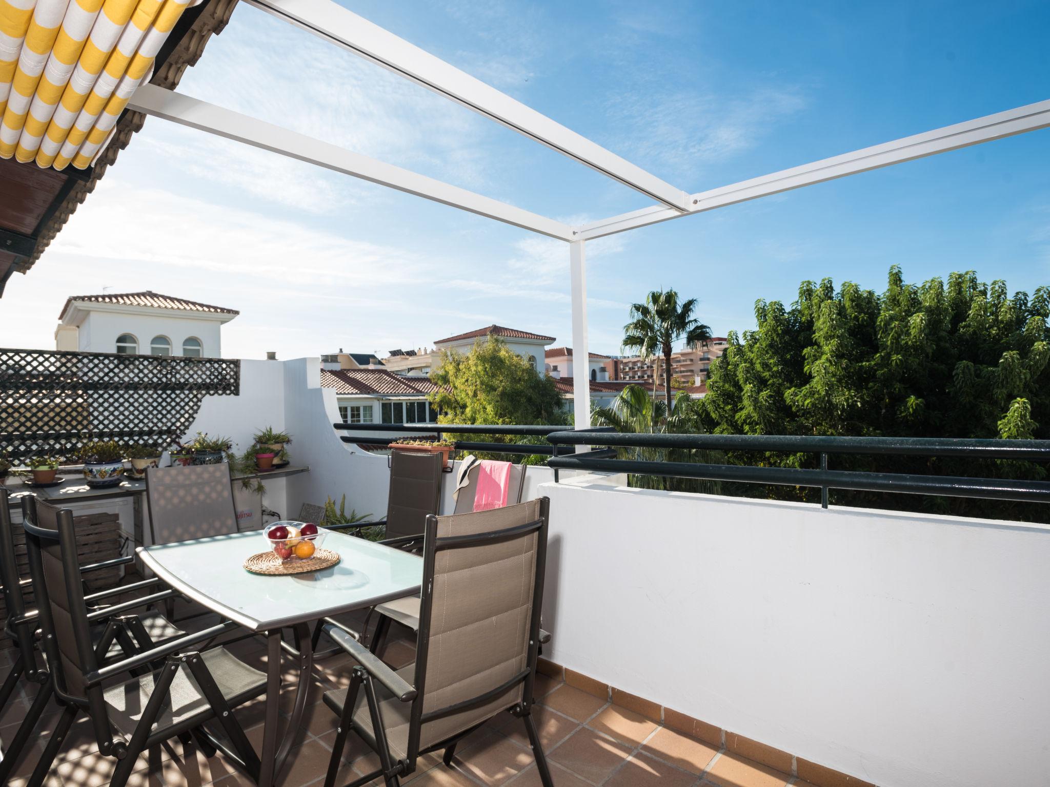 Photo 2 - Appartement de 3 chambres à Torremolinos avec piscine et vues à la mer