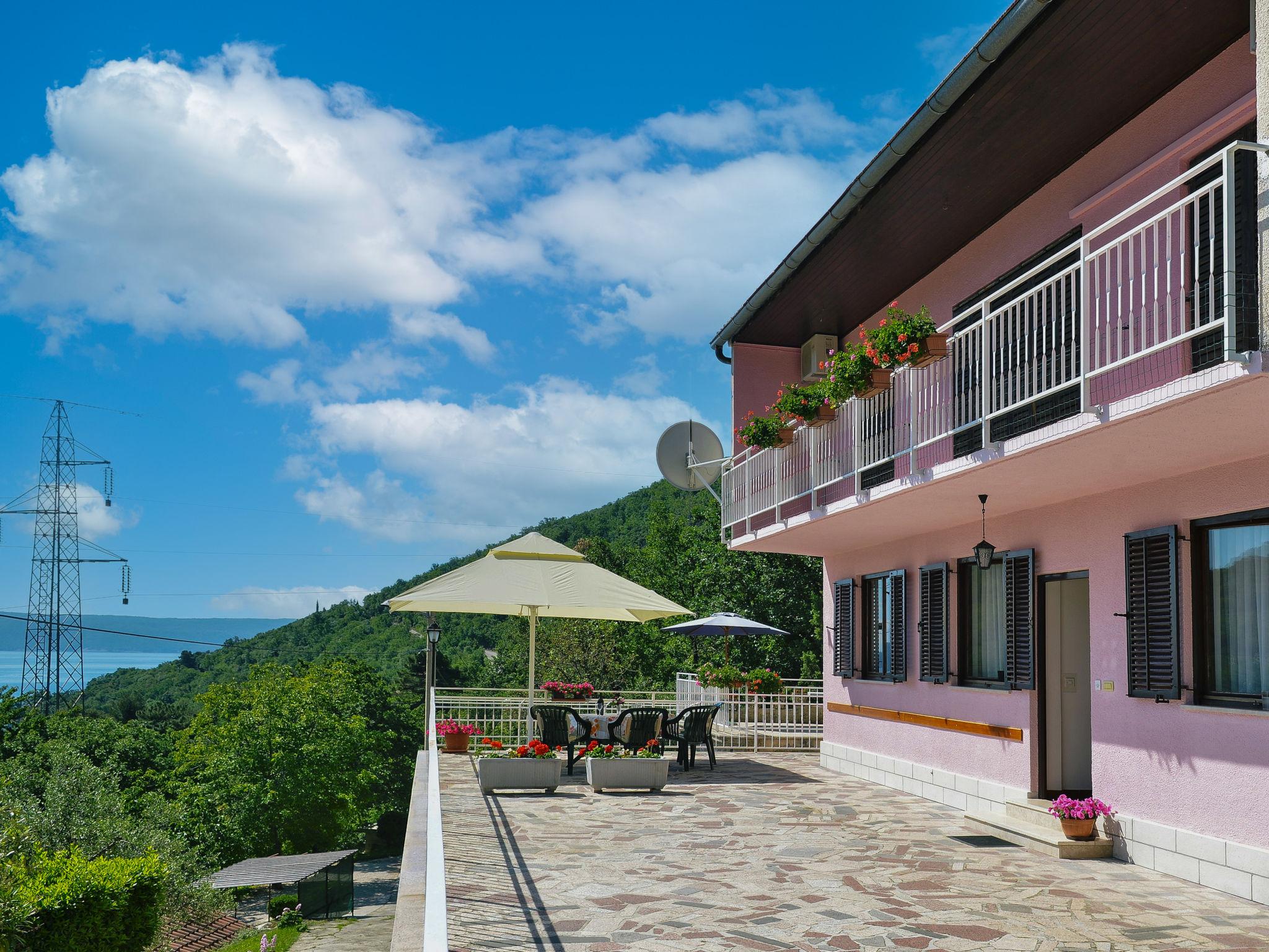 Foto 3 - Apartamento de 2 quartos em Mošćenička Draga com terraço e vistas do mar