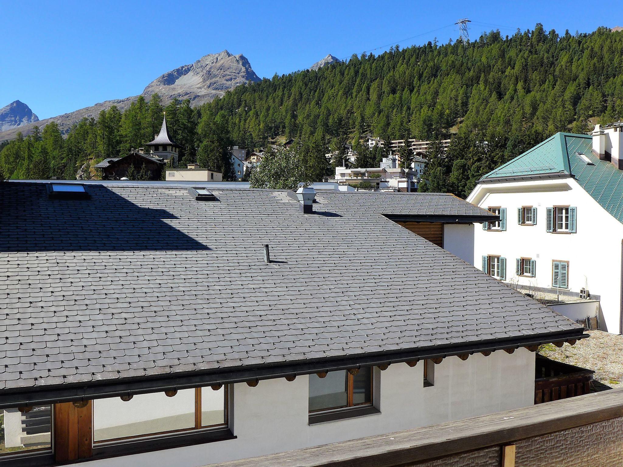 Foto 27 - Appartamento con 2 camere da letto a Sankt Moritz