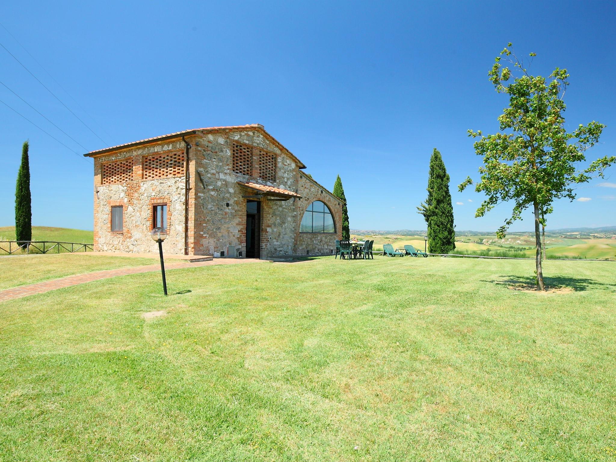 Foto 2 - Haus mit 2 Schlafzimmern in Asciano mit schwimmbad und garten