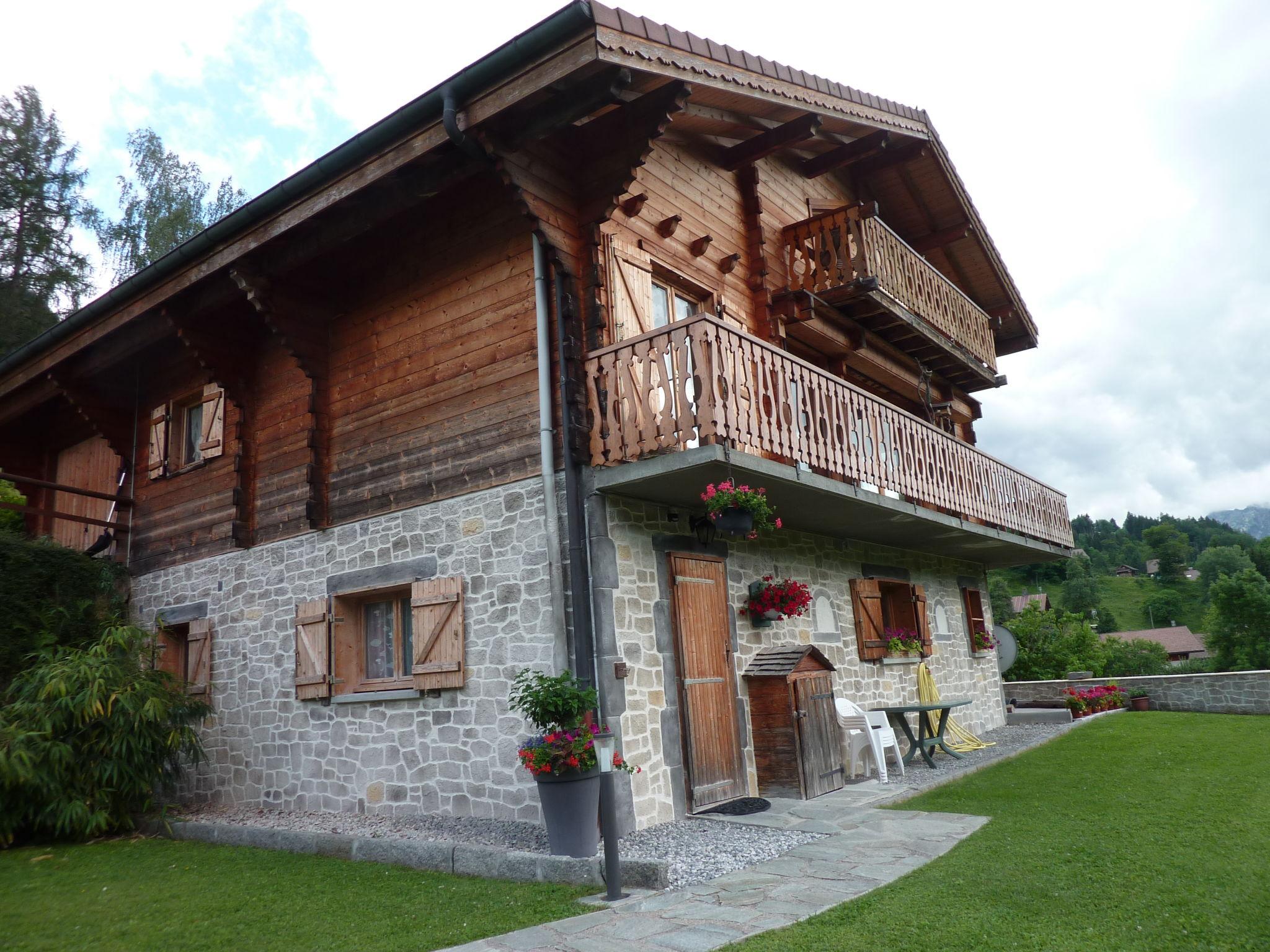 Foto 1 - Apartment mit 1 Schlafzimmer in Les Villards-sur-Thônes mit blick auf die berge