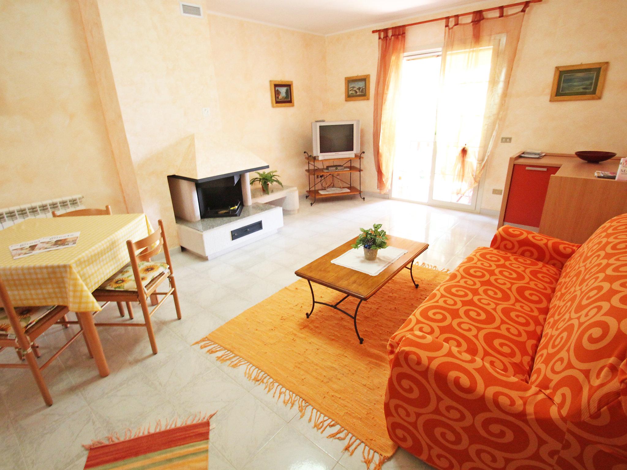 Photo 6 - 2 bedroom House in Pula with garden