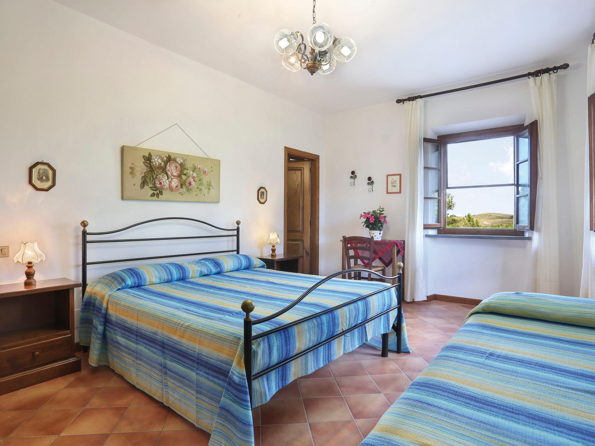 Foto 9 - Apartment mit 3 Schlafzimmern in Terricciola mit schwimmbad und garten