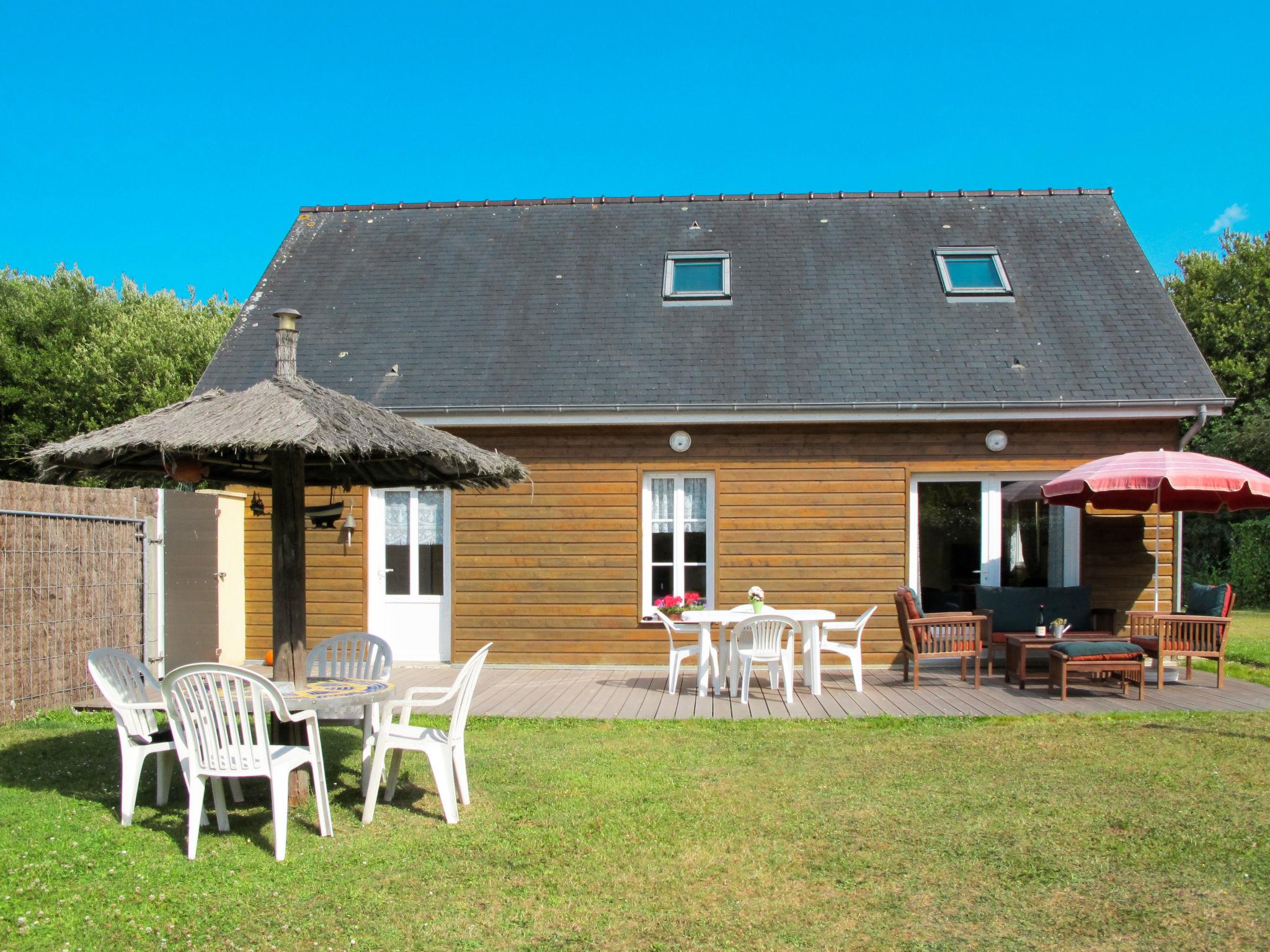 Foto 1 - Casa de 2 quartos em Saint-Laurent-sur-Mer com jardim e terraço