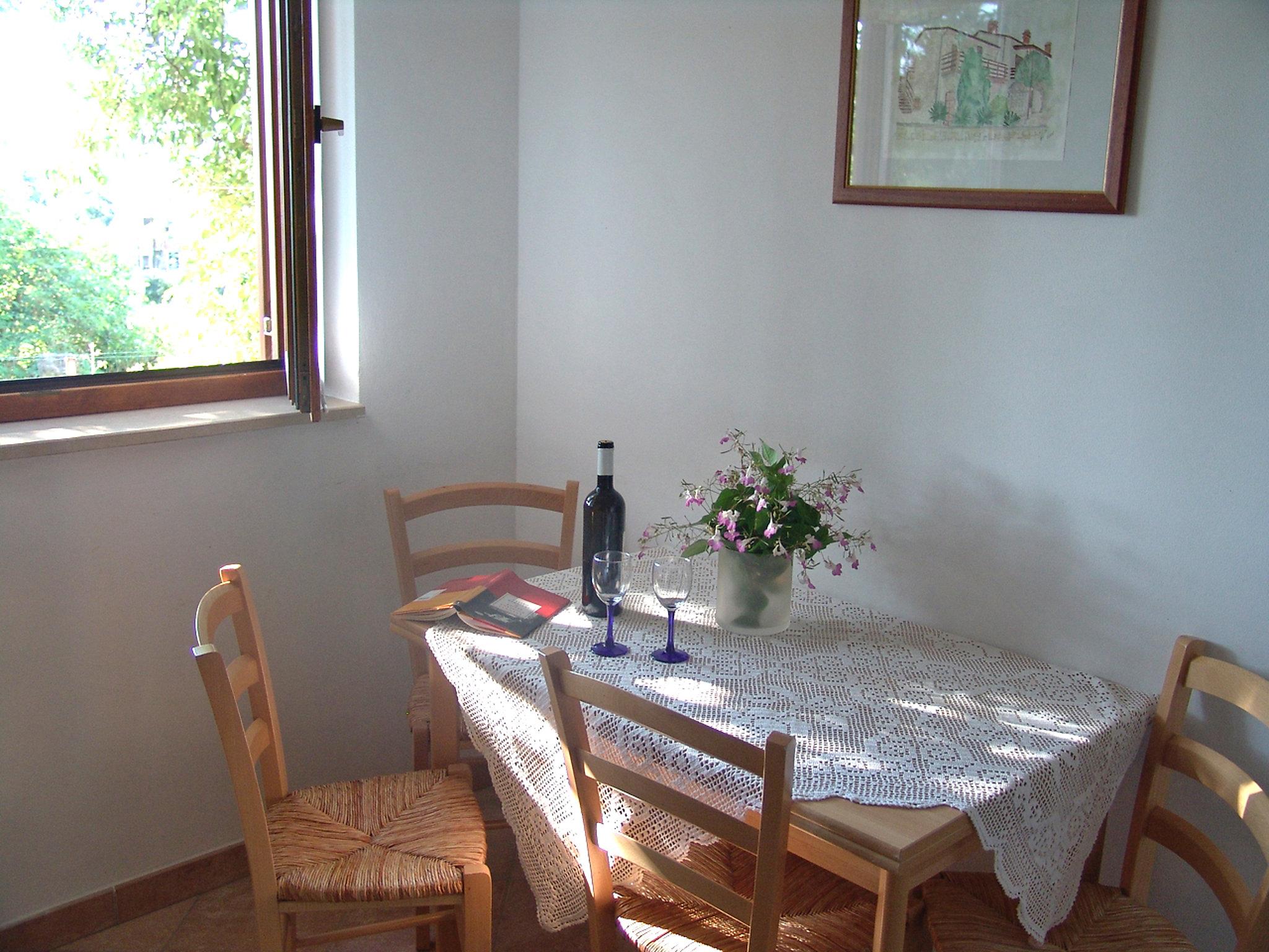 Photo 4 - 1 bedroom Apartment in Marčana with swimming pool and garden