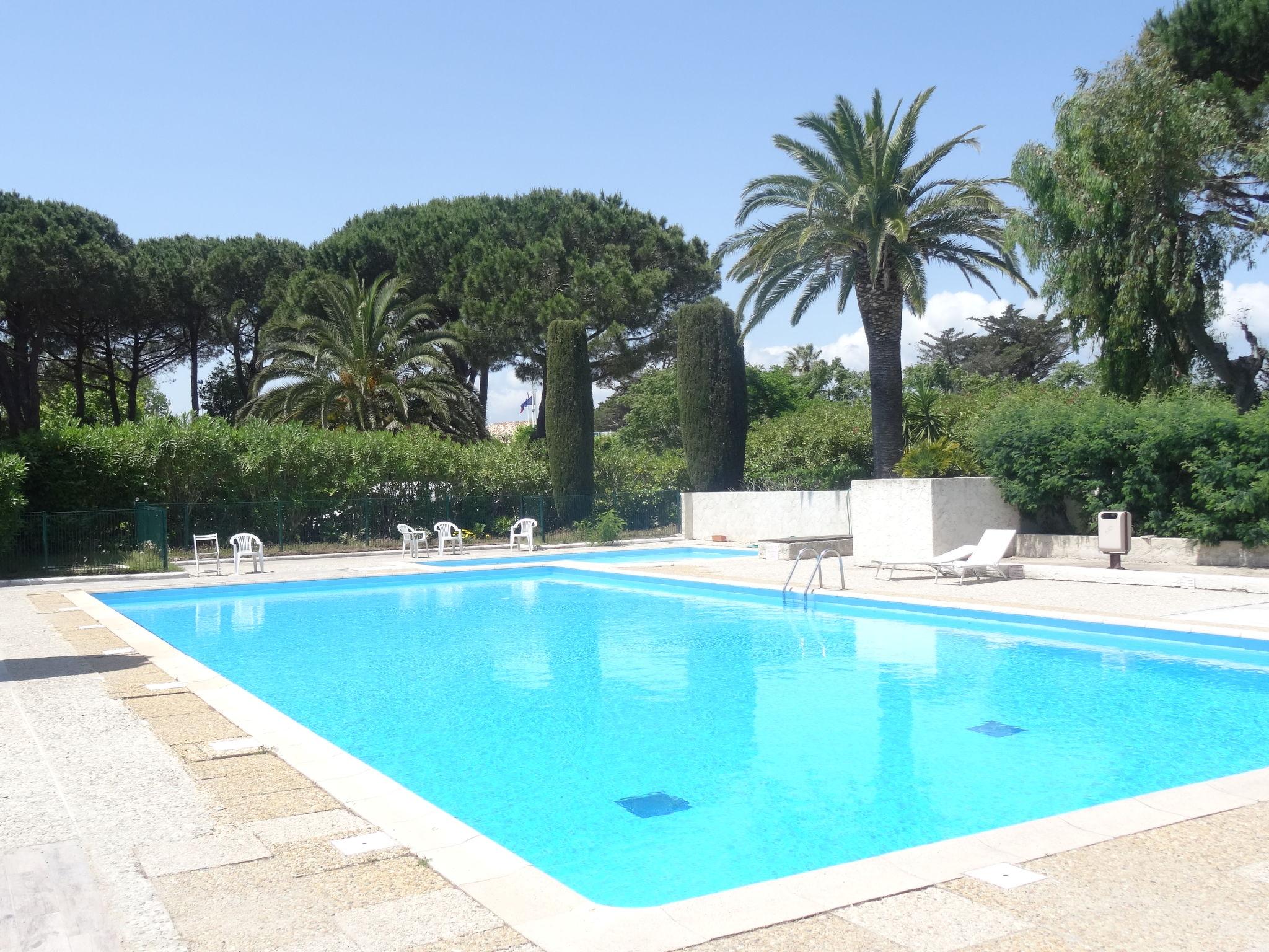 Foto 14 - Apartamento de 1 quarto em Saint-Tropez com piscina e jardim