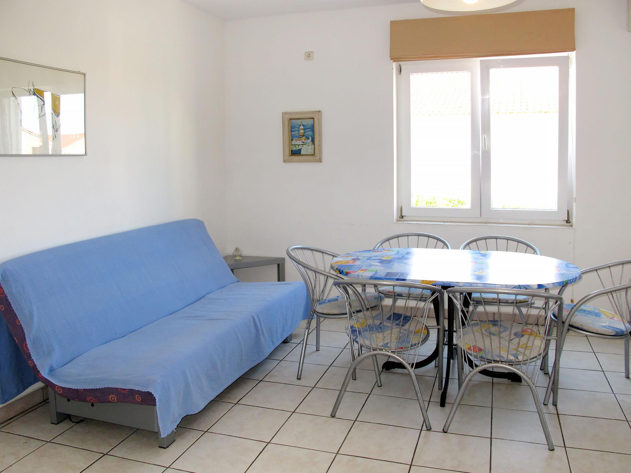 Foto 3 - Apartamento de 2 habitaciones en Rab con terraza y vistas al mar