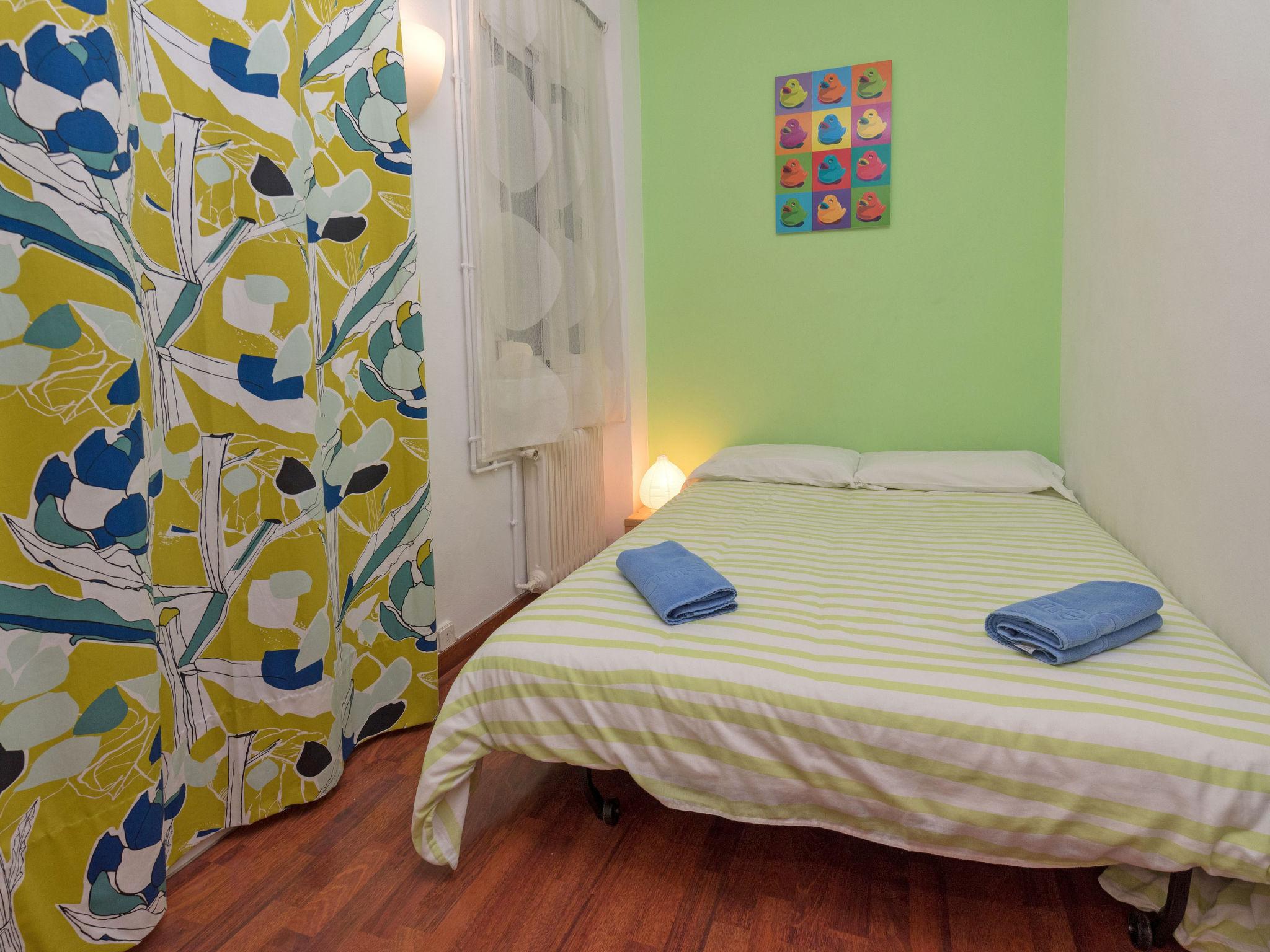 Foto 12 - Appartamento con 2 camere da letto a Barcellona con terrazza