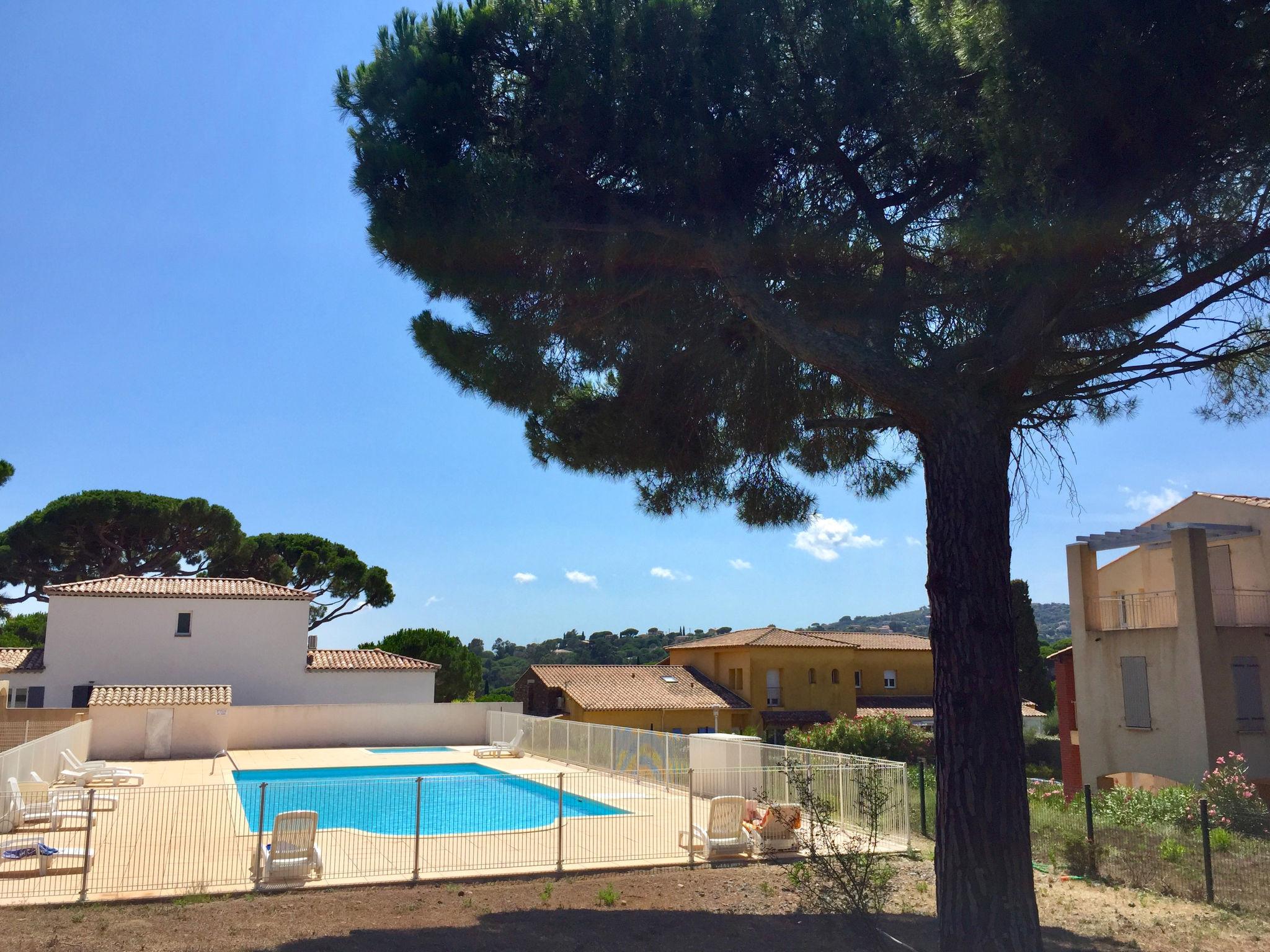 Foto 5 - Apartamento de 2 quartos em Roquebrune-sur-Argens com piscina e vistas do mar