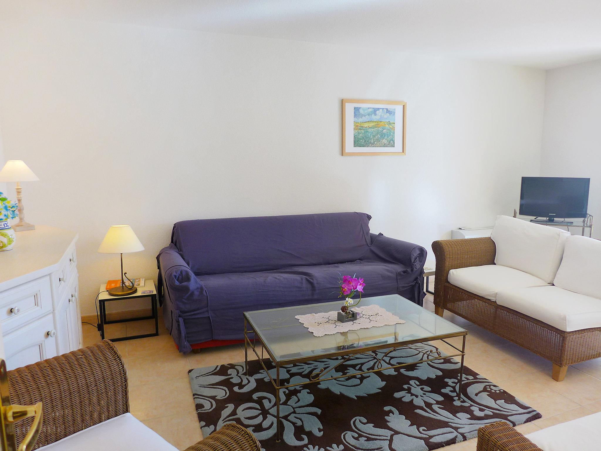 Foto 7 - Appartamento con 2 camere da letto a Roquebrune-sur-Argens con piscina e vista mare