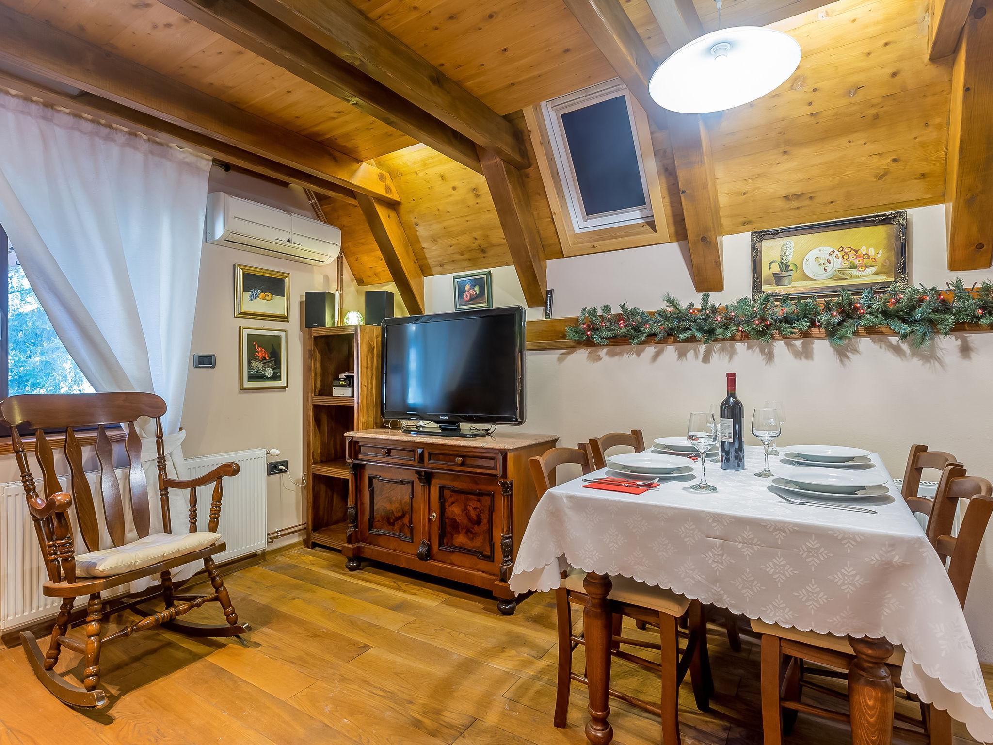 Photo 15 - Maison de 2 chambres à Fužine avec terrasse et sauna