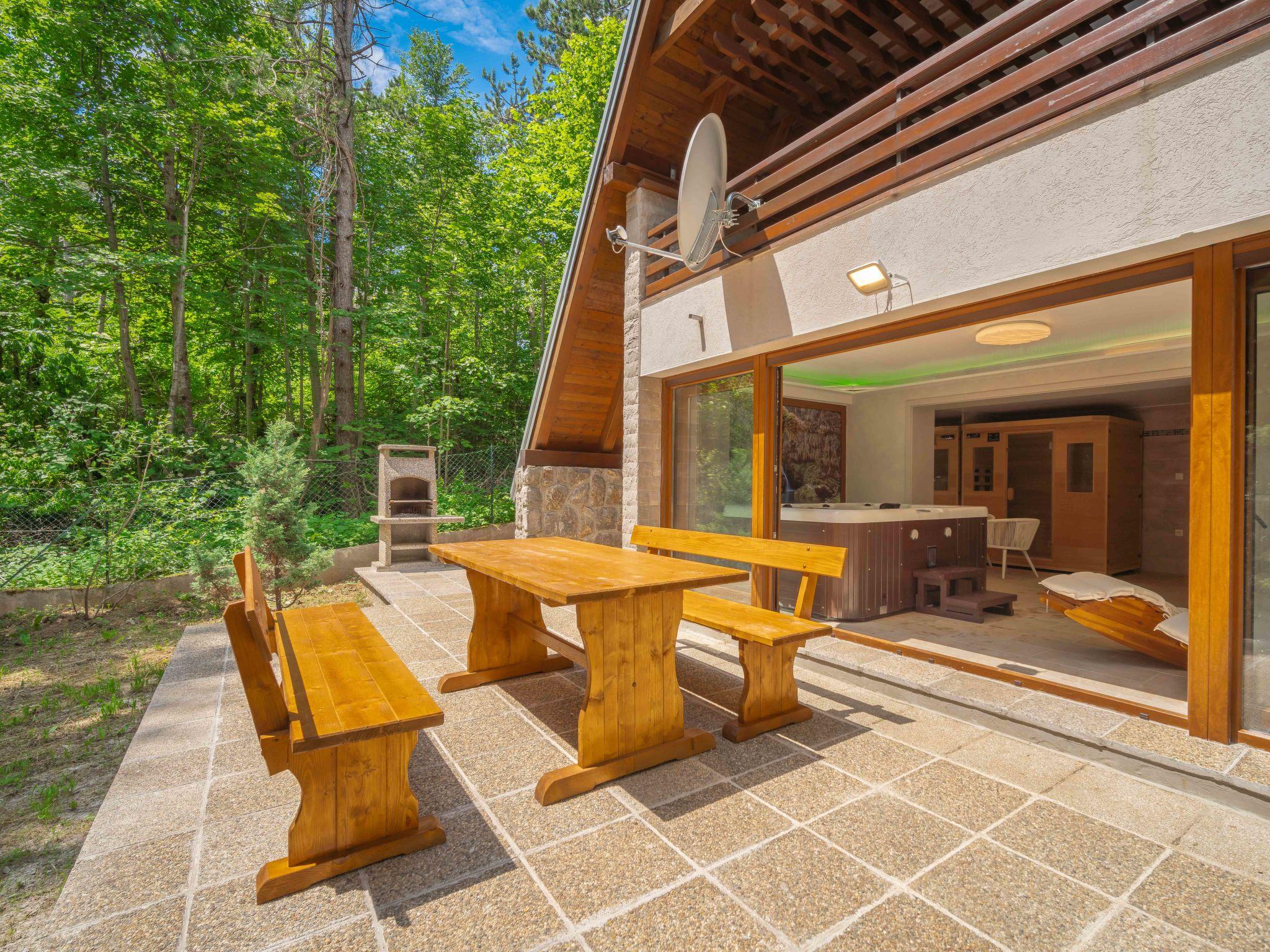 Photo 2 - Maison de 2 chambres à Fužine avec terrasse et sauna