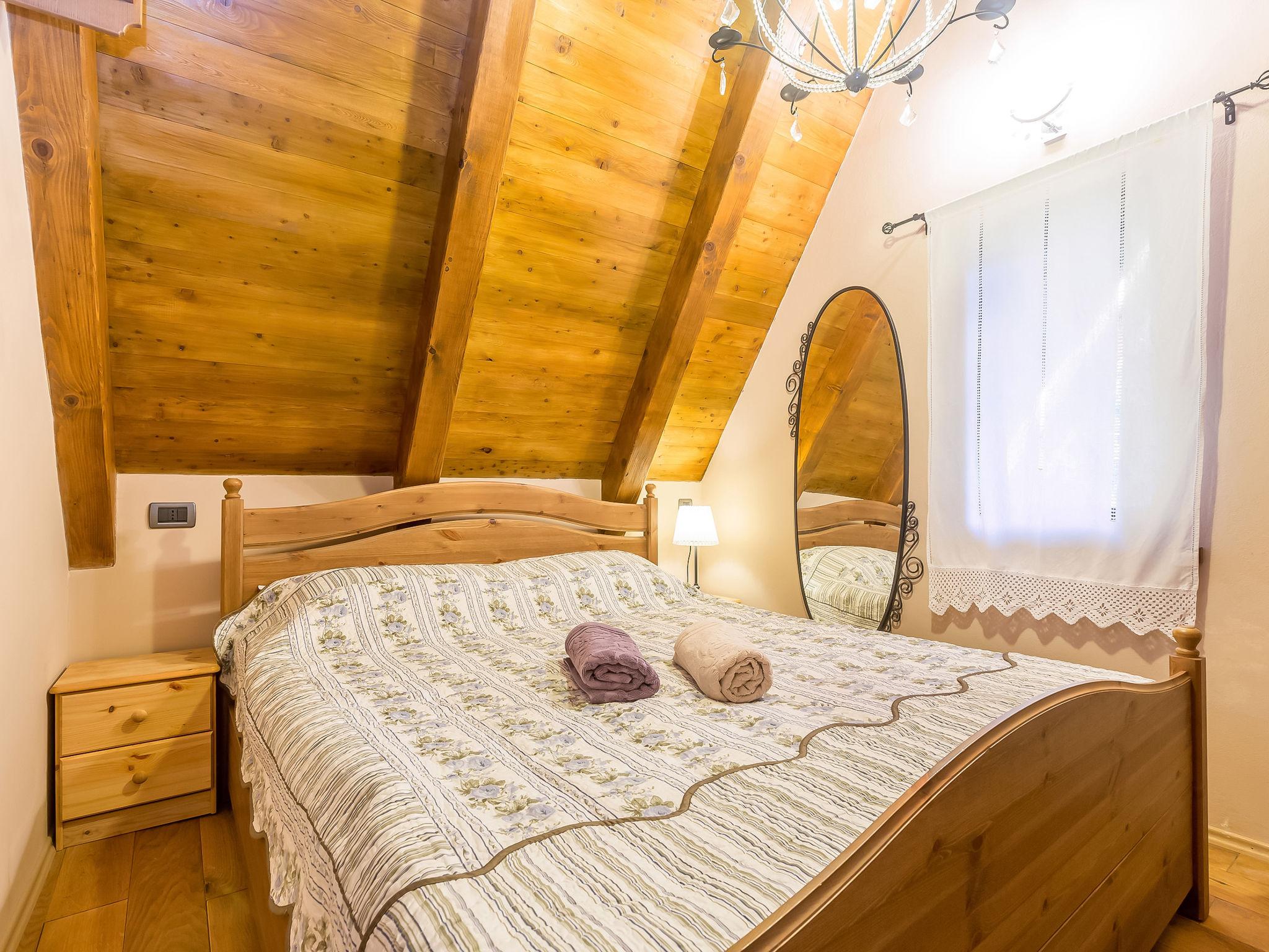 Foto 22 - Casa con 2 camere da letto a Fužine con terrazza e sauna