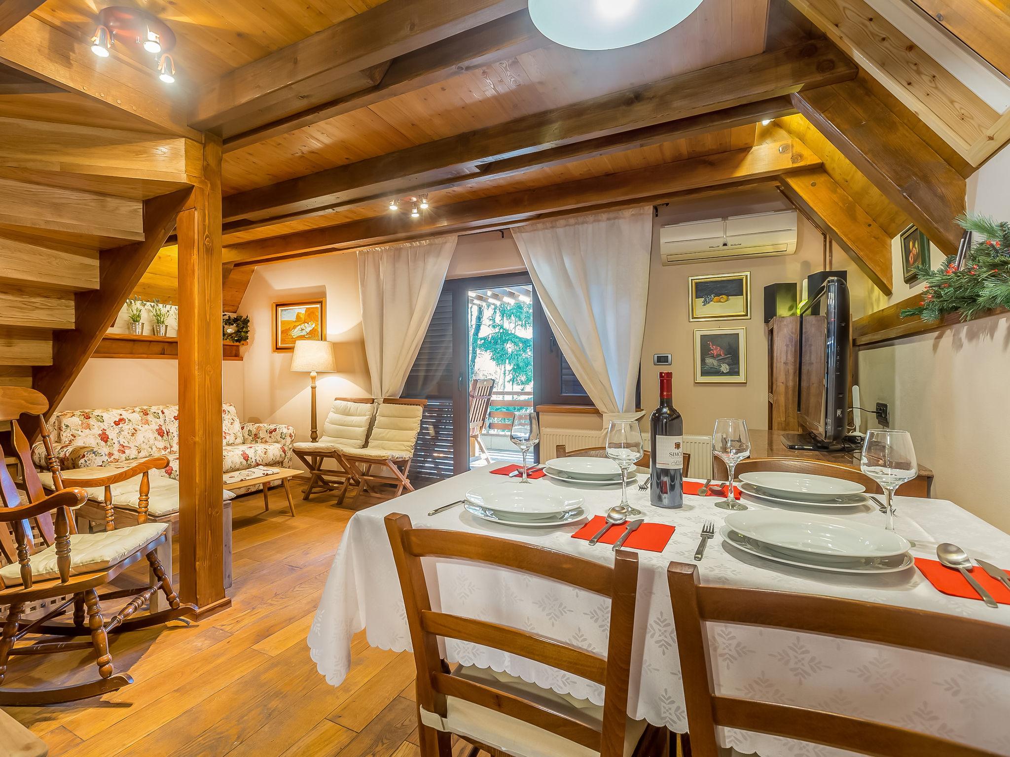 Photo 13 - Maison de 2 chambres à Fužine avec terrasse et sauna