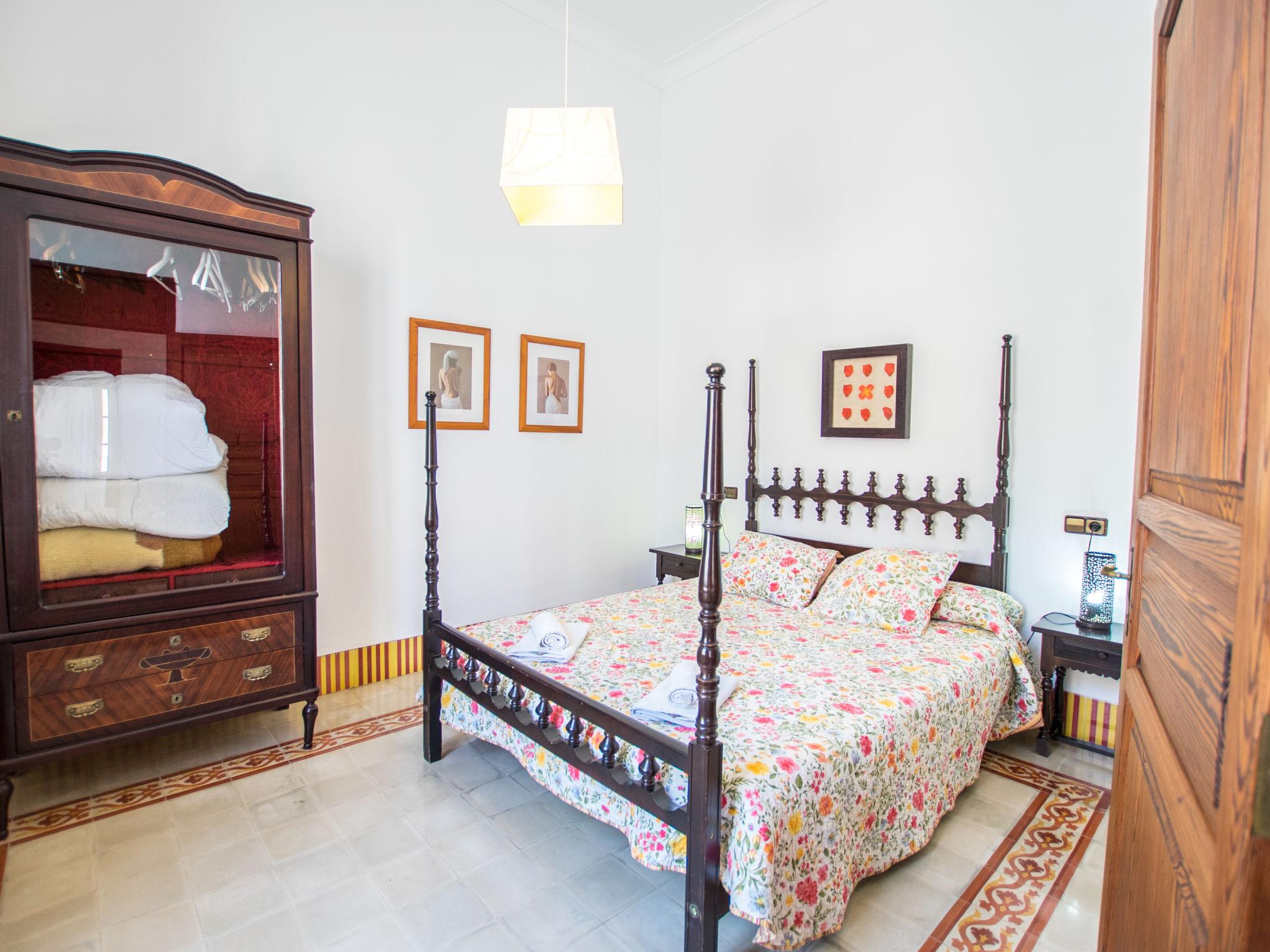 Foto 11 - Casa con 4 camere da letto a Maria de la Salut con piscina privata e vista mare