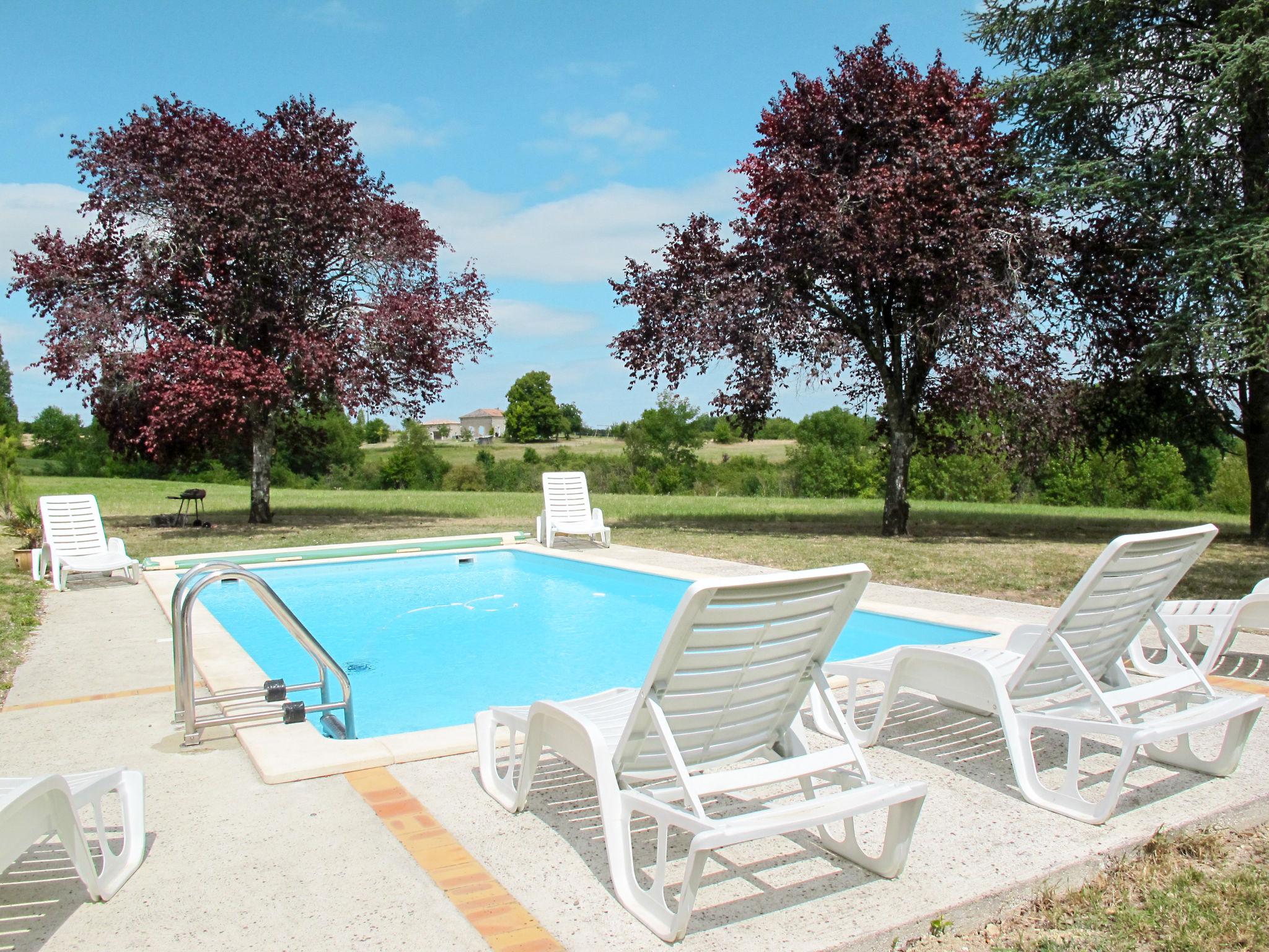 Foto 2 - Casa de 3 quartos em Lalandusse com piscina privada e jardim