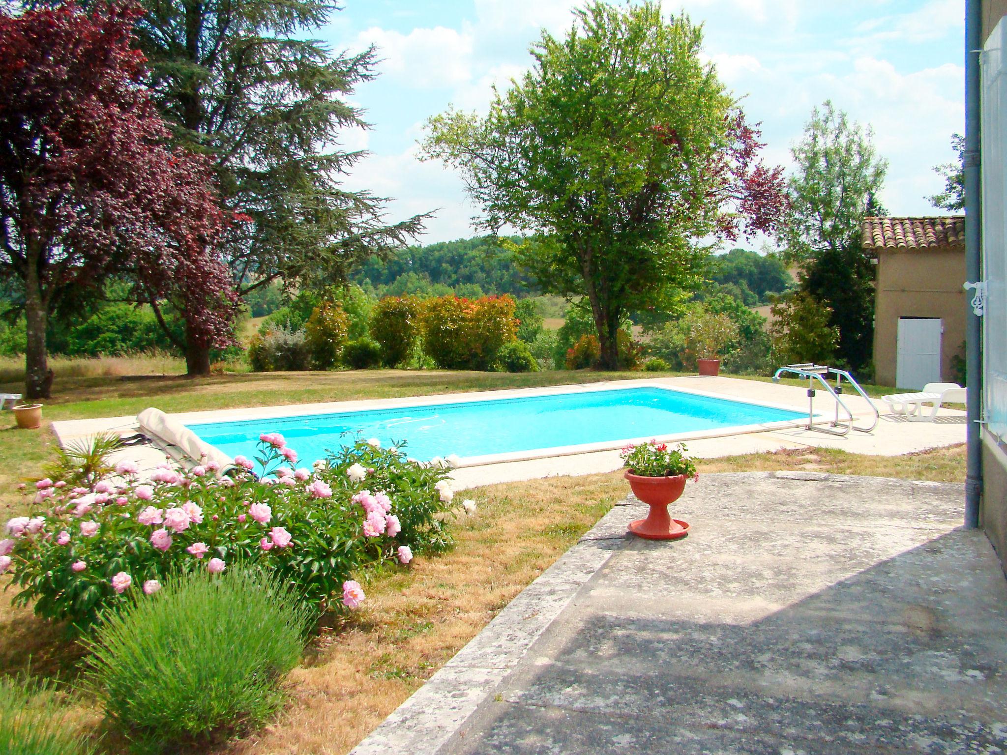 Foto 14 - Casa de 3 habitaciones en Lalandusse con piscina privada y jardín
